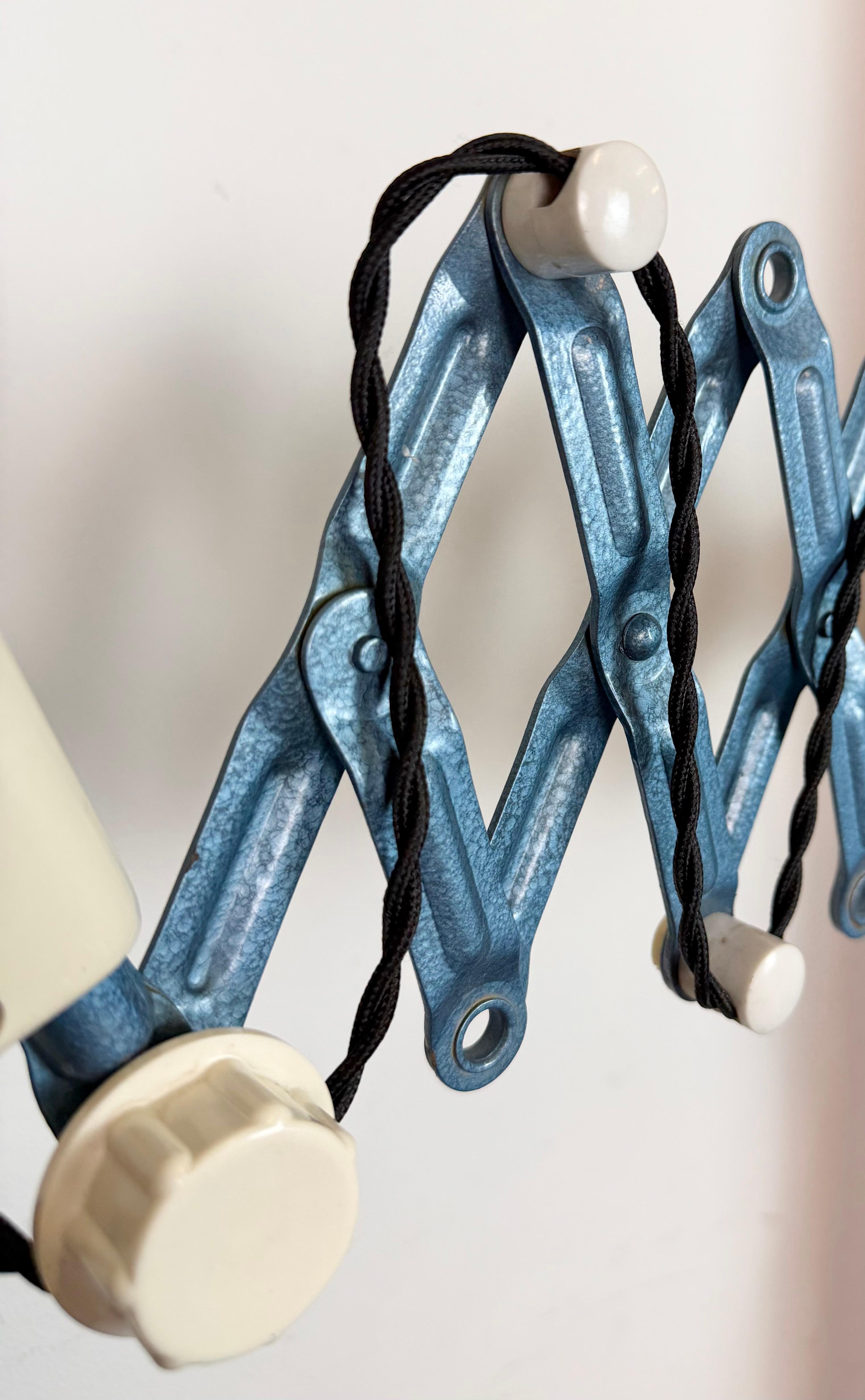 Ferro Lampada a forbice industriale della Germania dell'Est di Reif Dresden, anni '50 in vendita