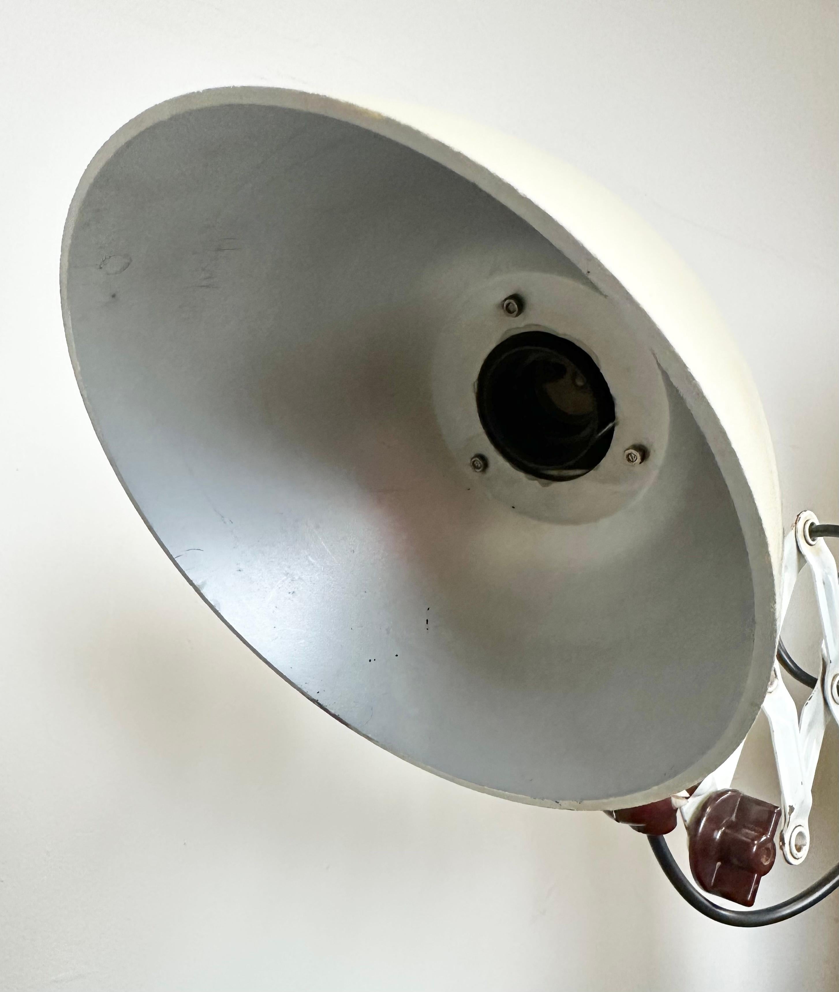 Industrial East German Scissor Lamp from VEB Zweckleuchtenbau Dresden, 1950s For Sale 2
