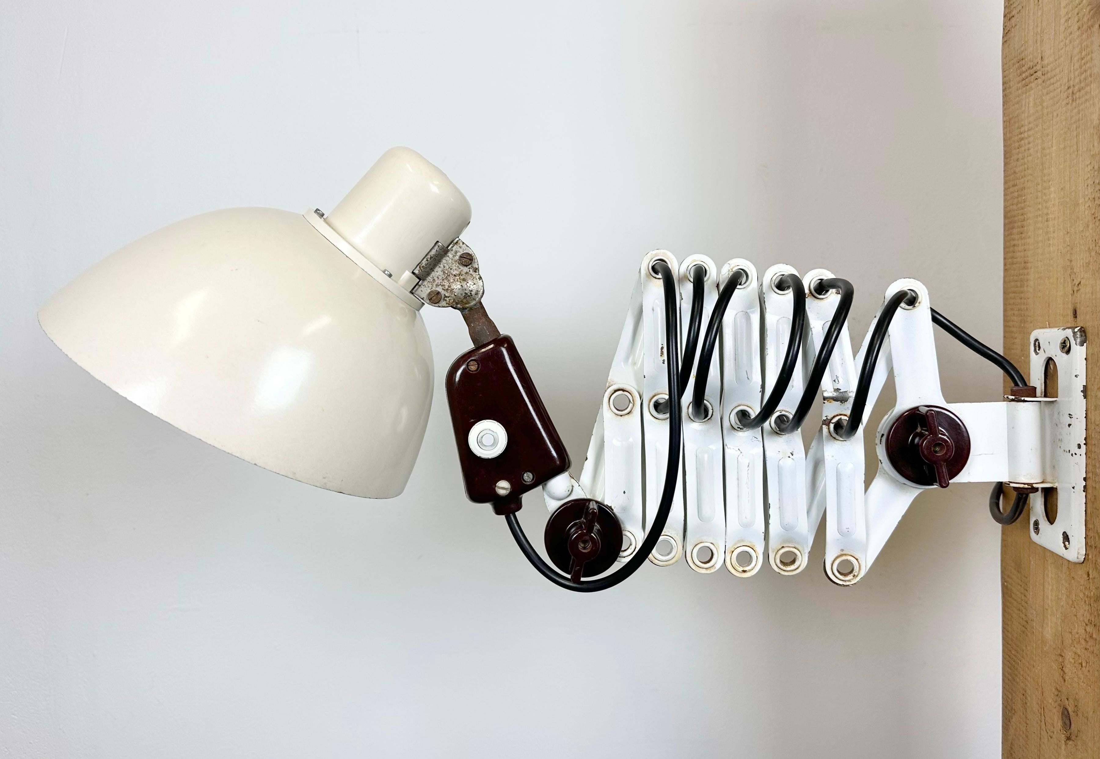 Industrial East German Scissor Lamp from VEB Zweckleuchtenbau Dresden, 1950s For Sale 3