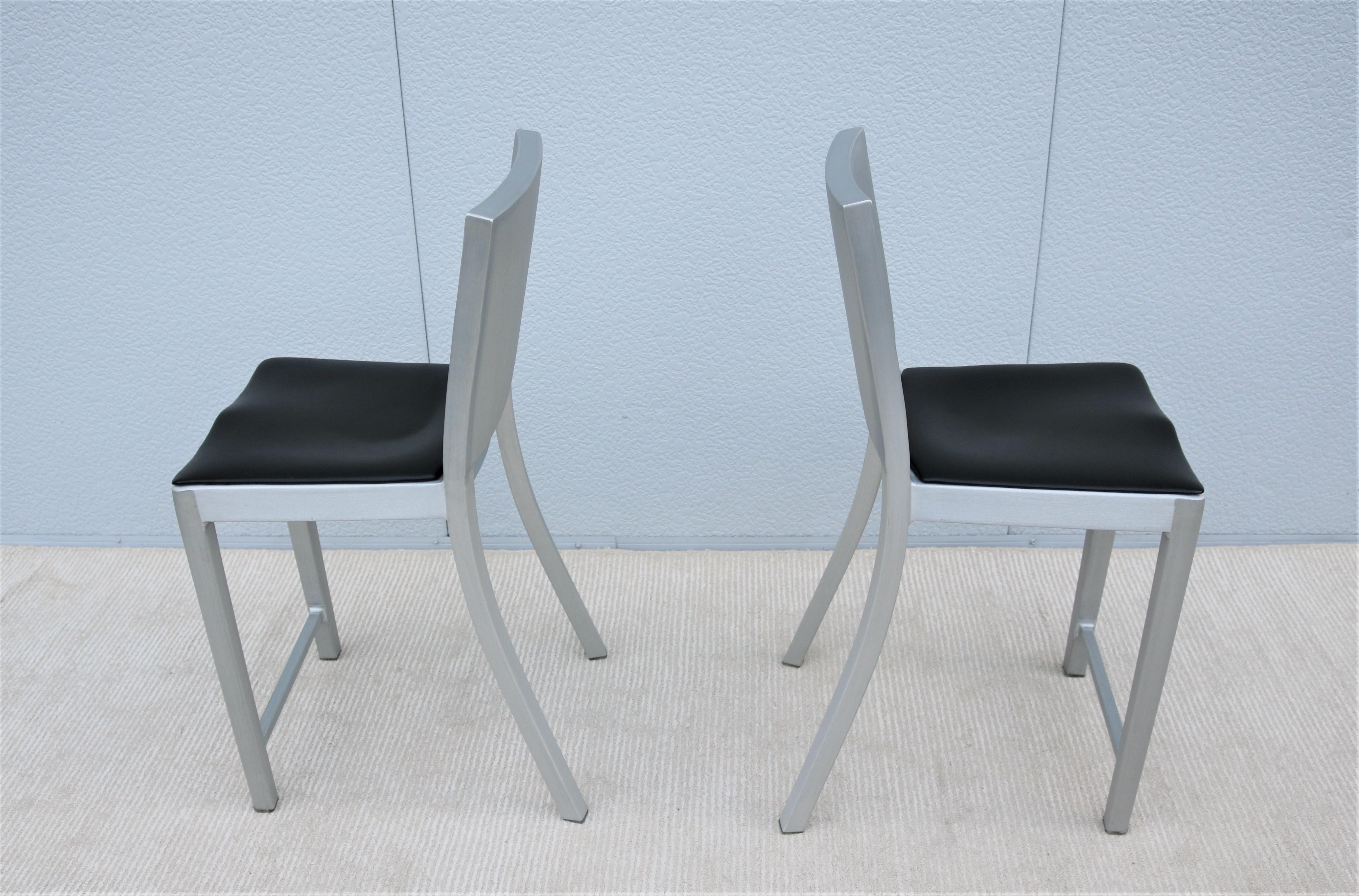 Paire de tabourets de comptoir en aluminium brossé Emeco Hudson par Starck, style industriel en vente 3