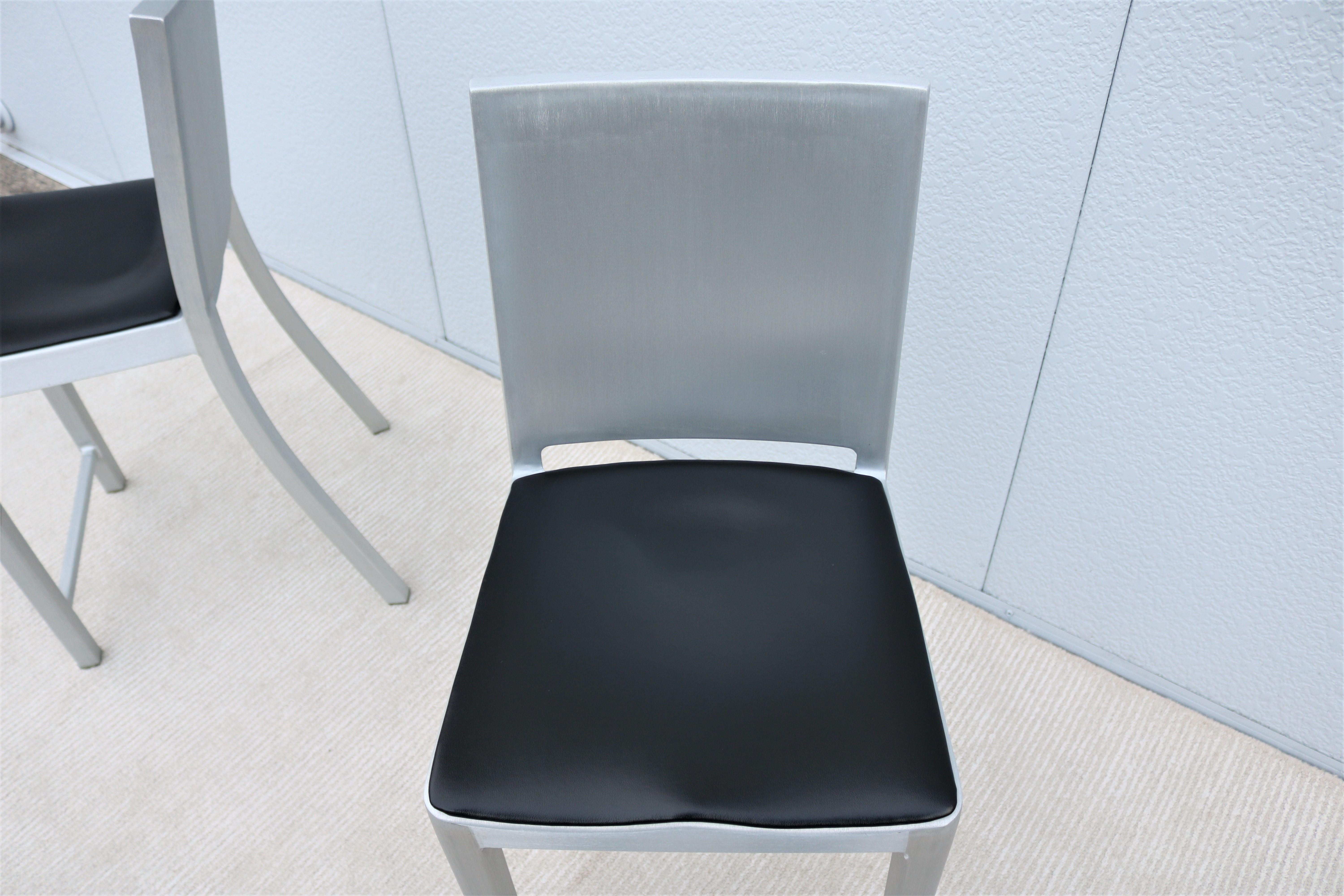 Paire de tabourets de comptoir en aluminium brossé Emeco Hudson par Starck, style industriel en vente 7