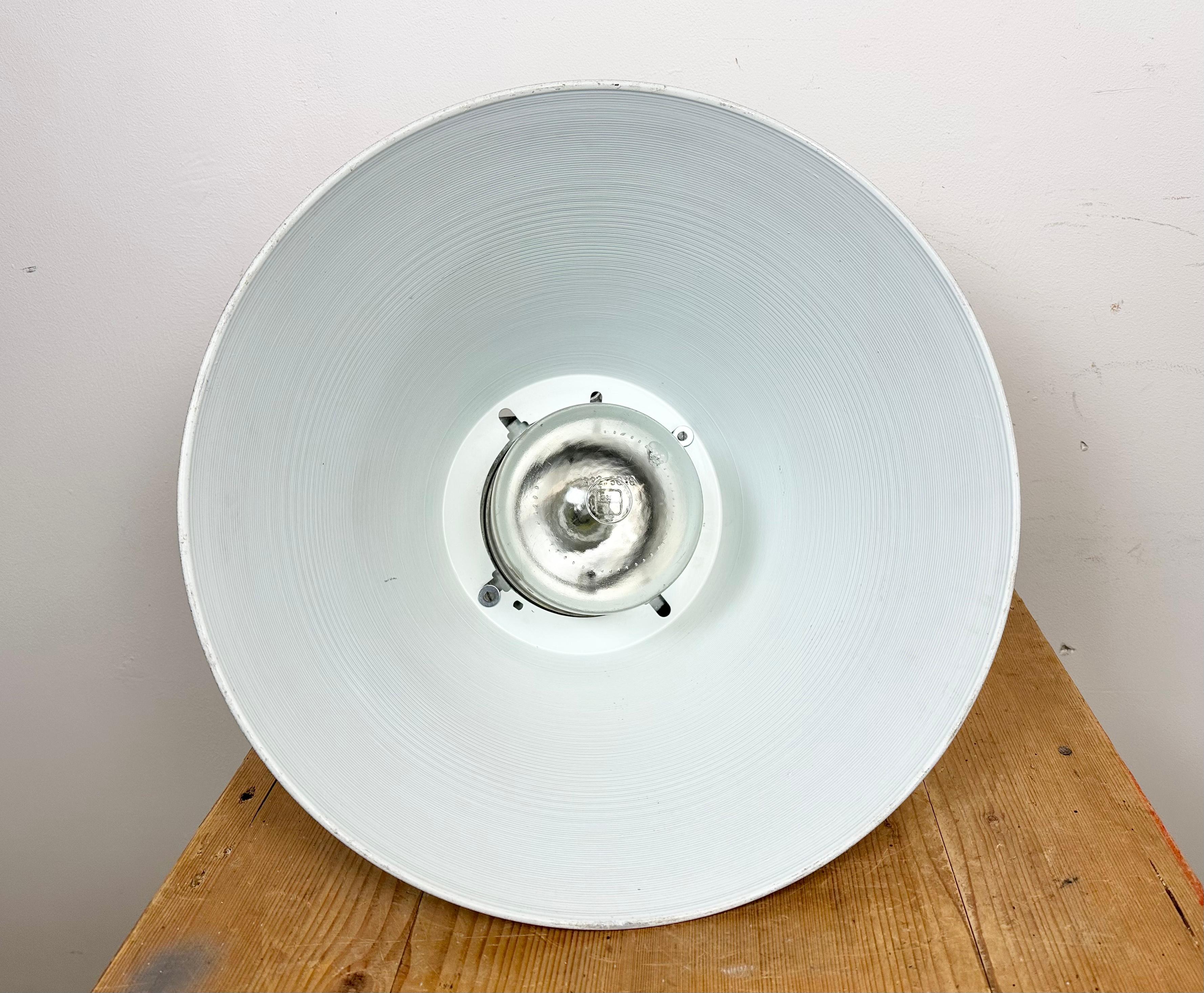 Lampada industriale a prova di esplosione con paralume in alluminio di Elektrosvit, anni '70 in vendita 9