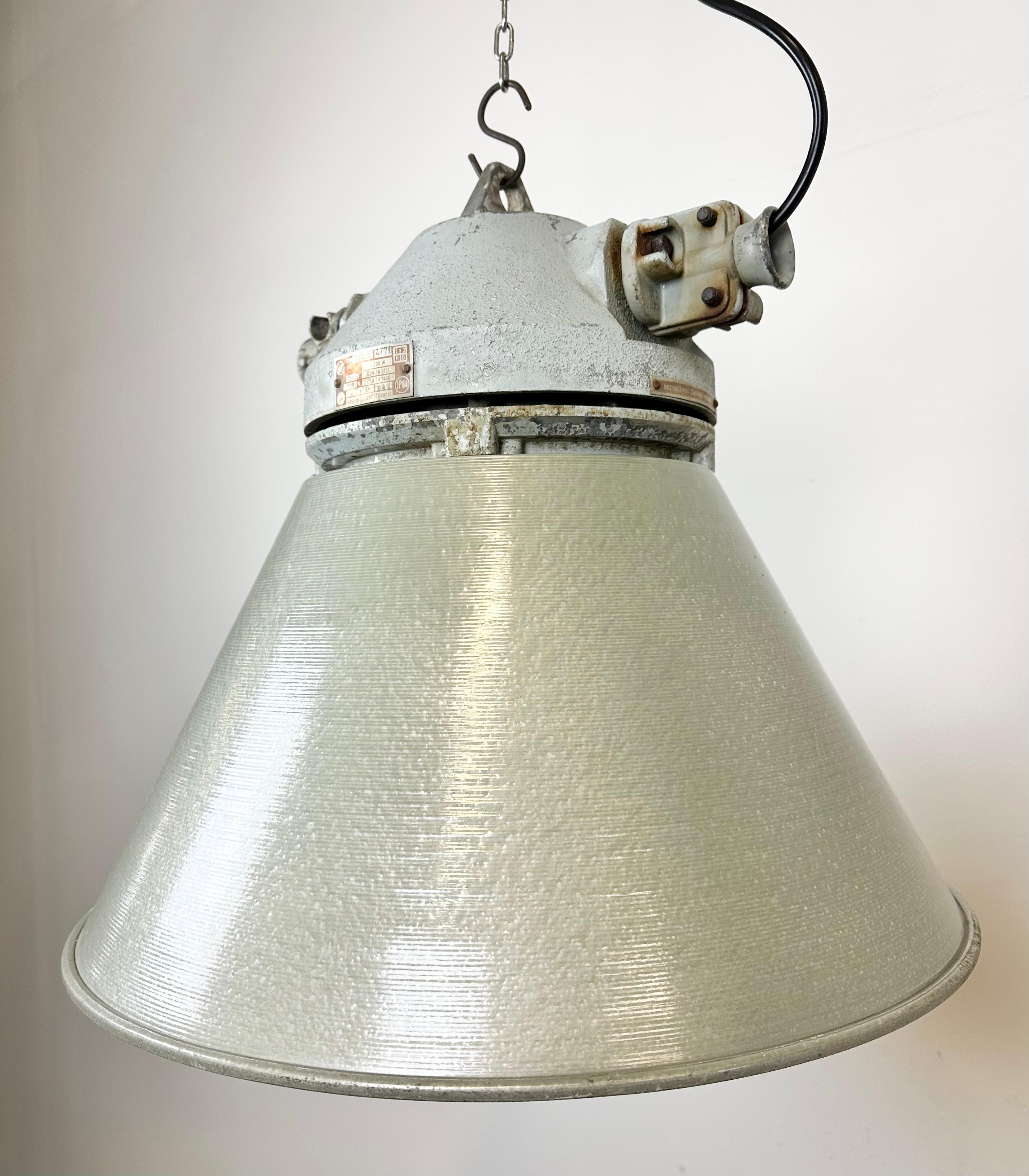 Aluminum Industrial Explosion Proof Lamp with Aluminium Shade from Elektrosvit, 1970s For Sale