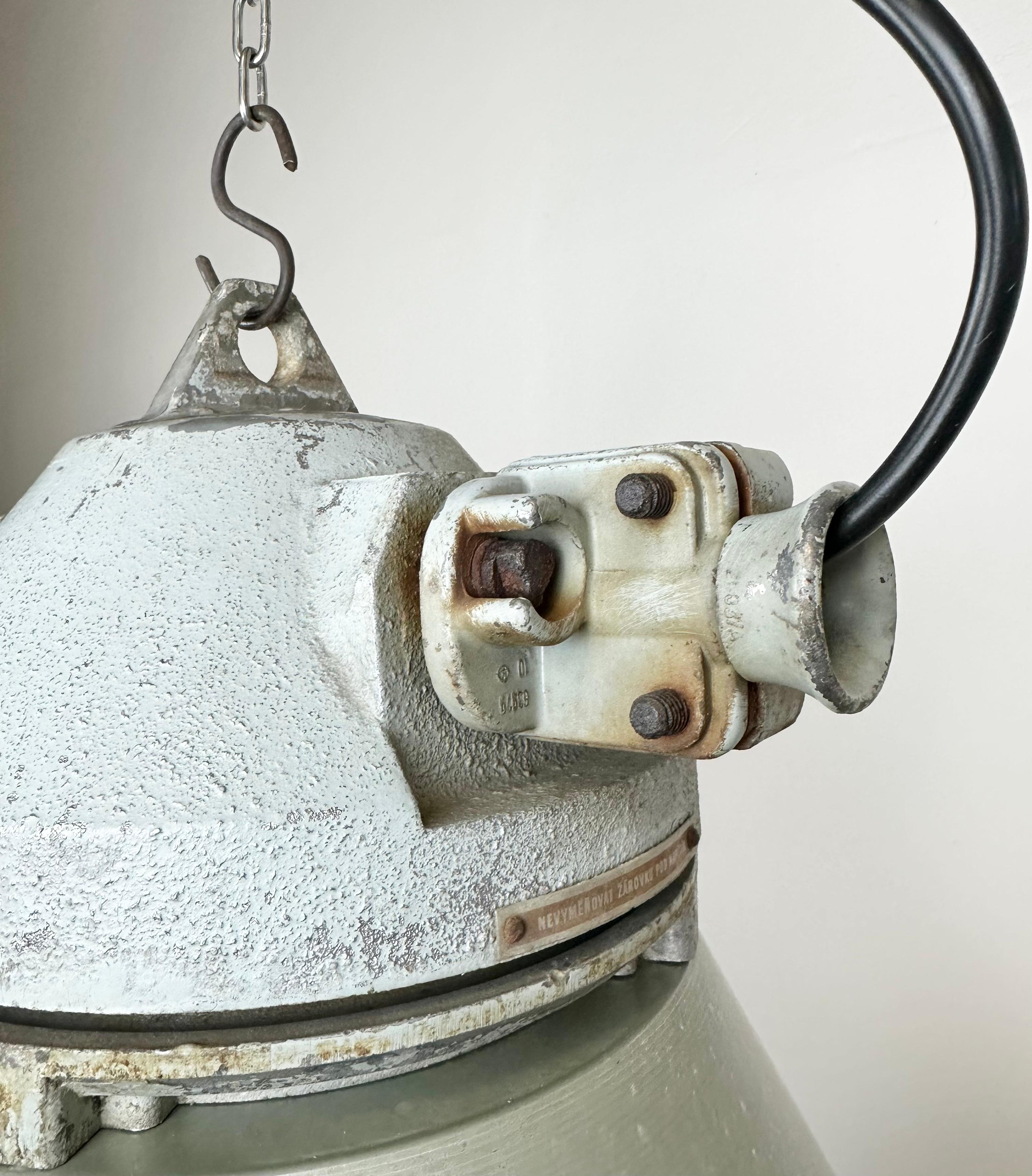 Industrial Explosion Proof Lamp with Aluminium Shade from Elektrosvit, 1970s For Sale 2