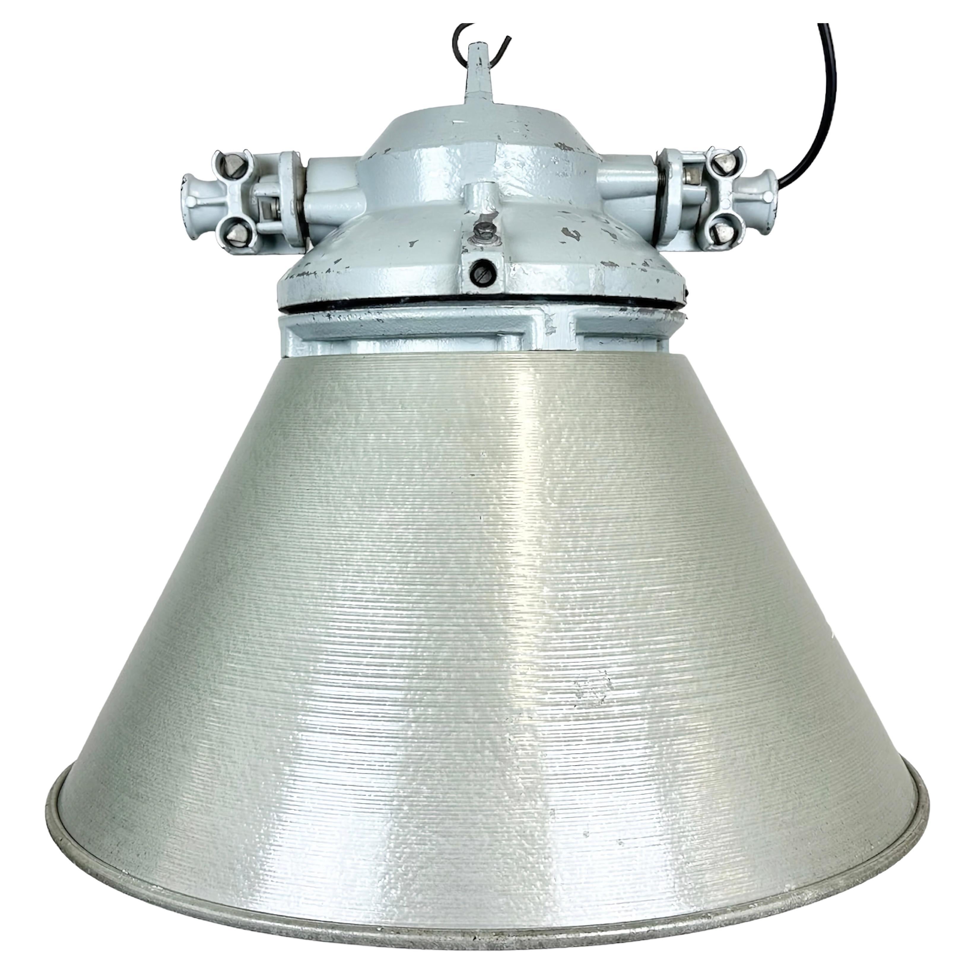 Industrial Explosion Proof Lamp with Aluminium Shade from Elektrosvit, 1970s For Sale
