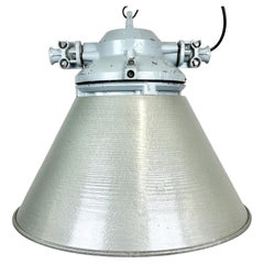 Lámpara industrial antideflagrante con pantalla de aluminio de Elektrosvit, años 70