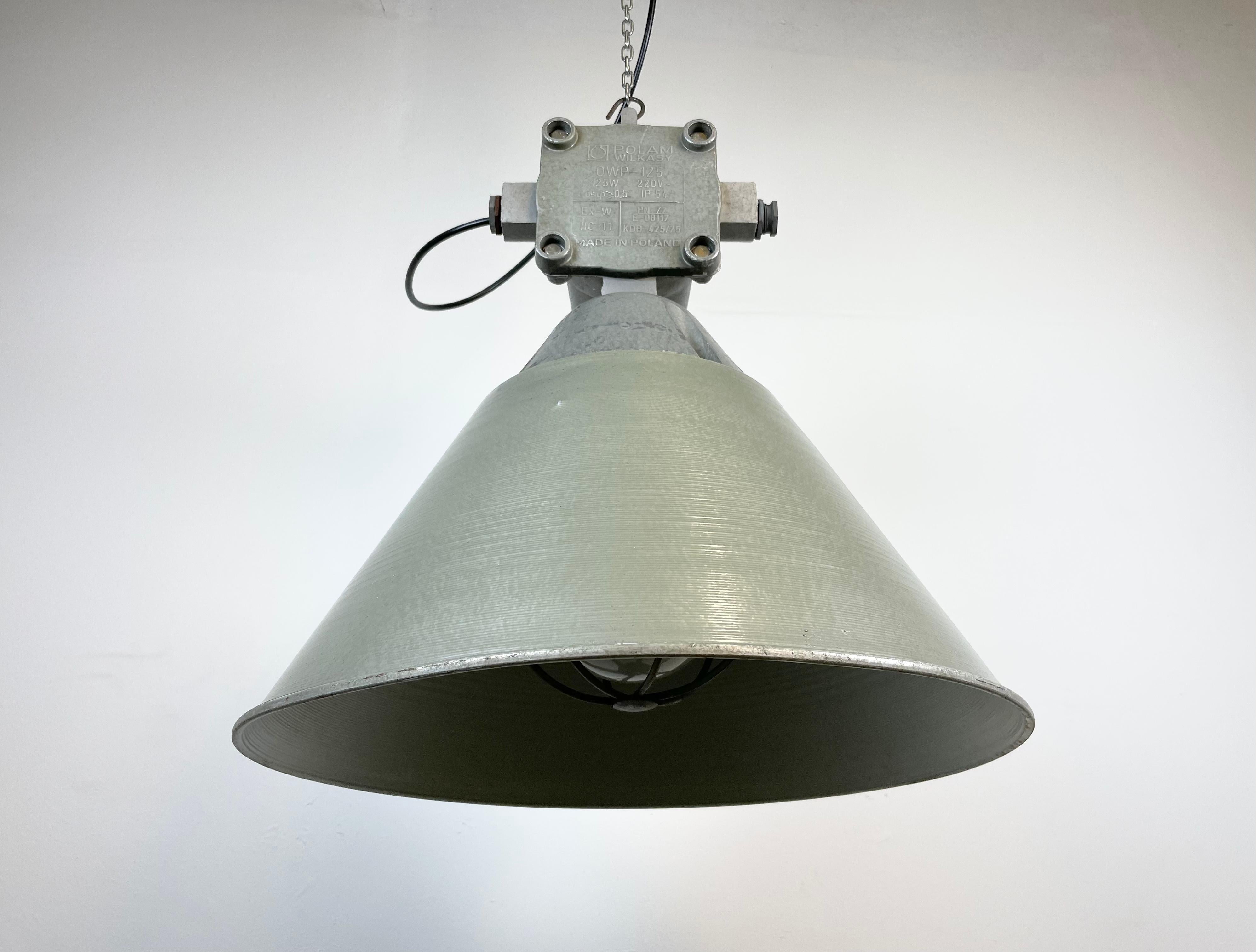 Industrial Explosion Proof Lamp with Aluminium Shade from Polam, 1970s For Sale 6