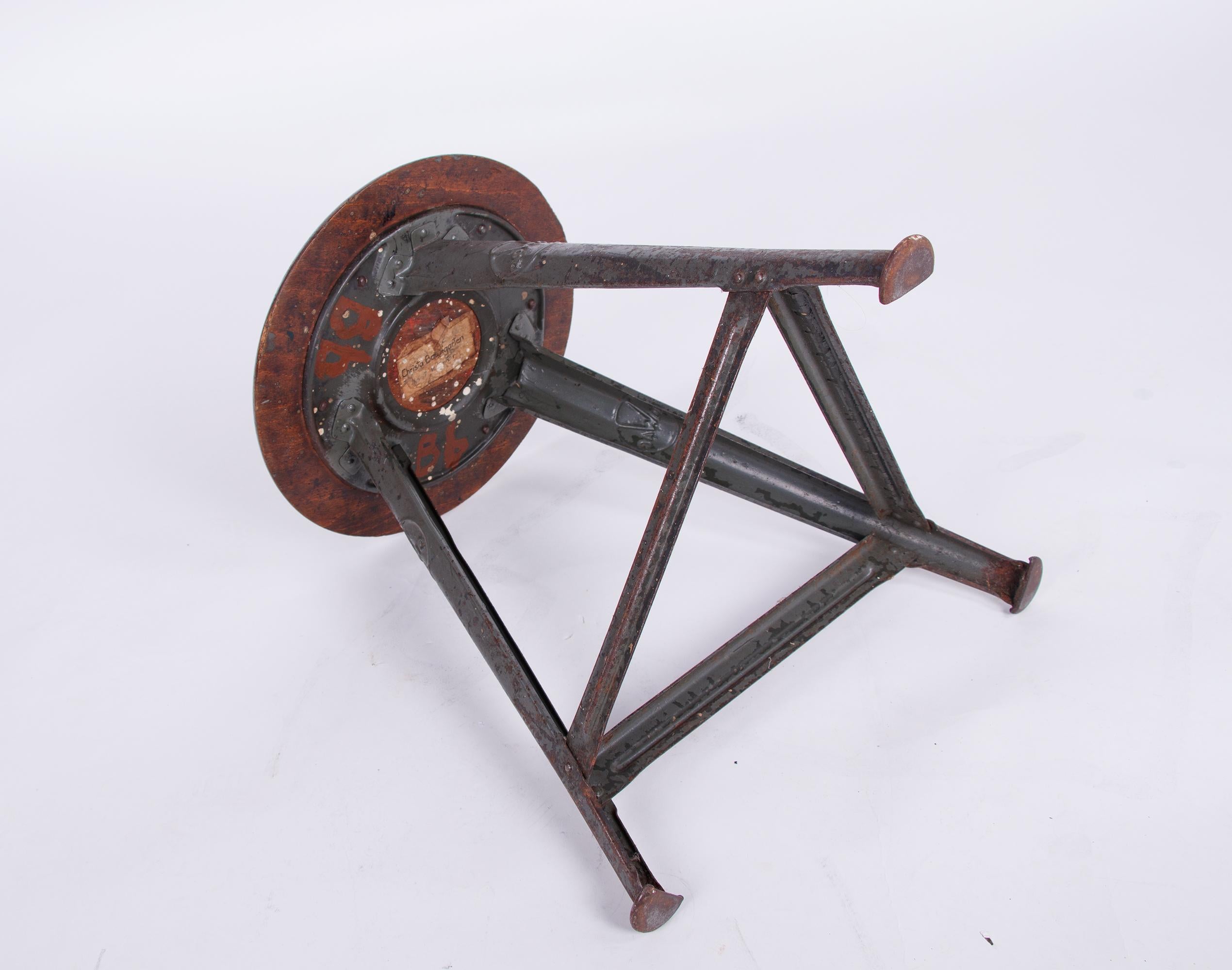 Tabouret industriel Bauhaus de Rowac / Robert Wagner, Allemagne, 1910-1920 Bon état - En vente à Niederdorfelden, Hessen