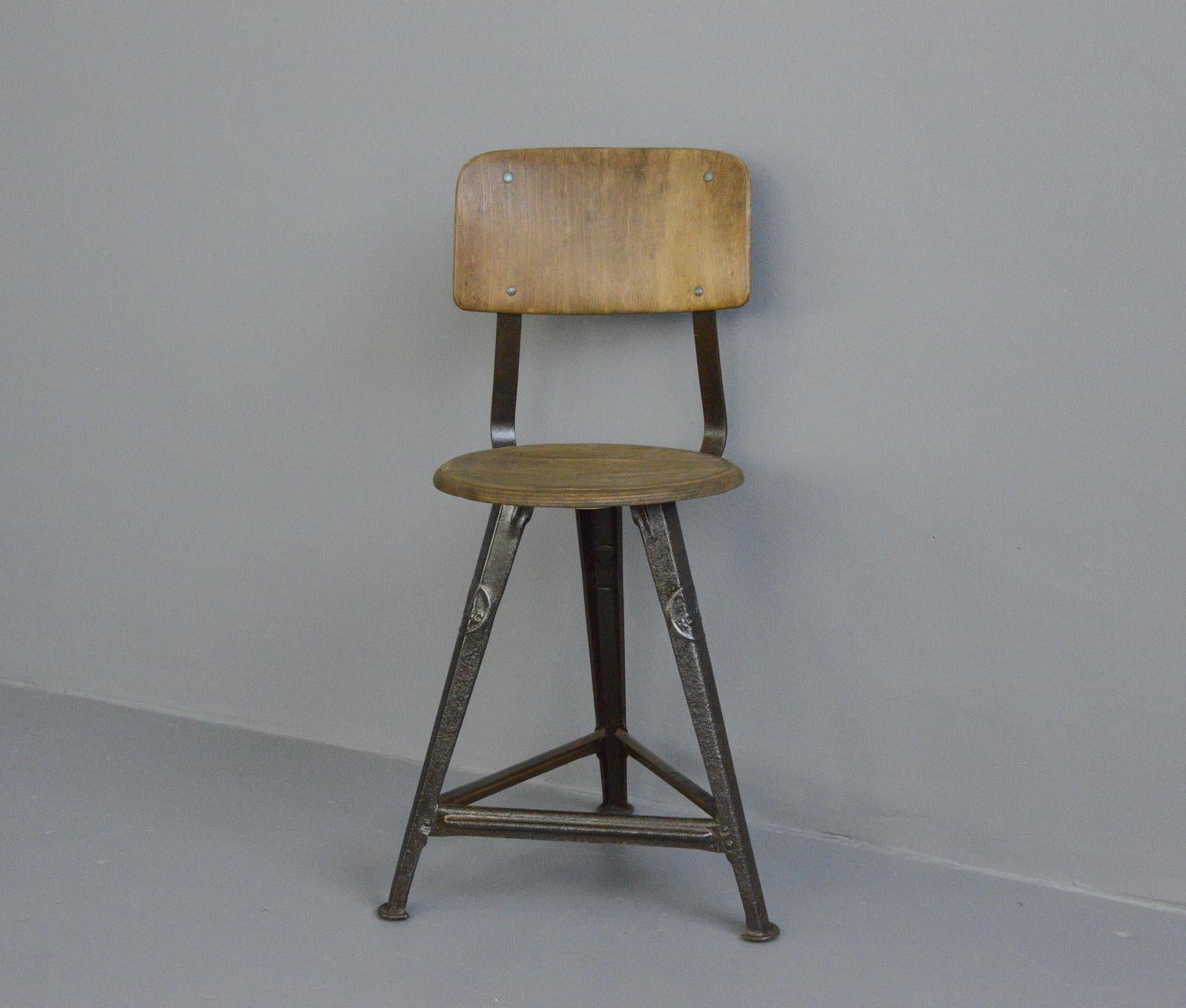 Industrial factory chair by Rowac, circa 1920s

- Steel frame
- Ply seat and backrest
- Relief 