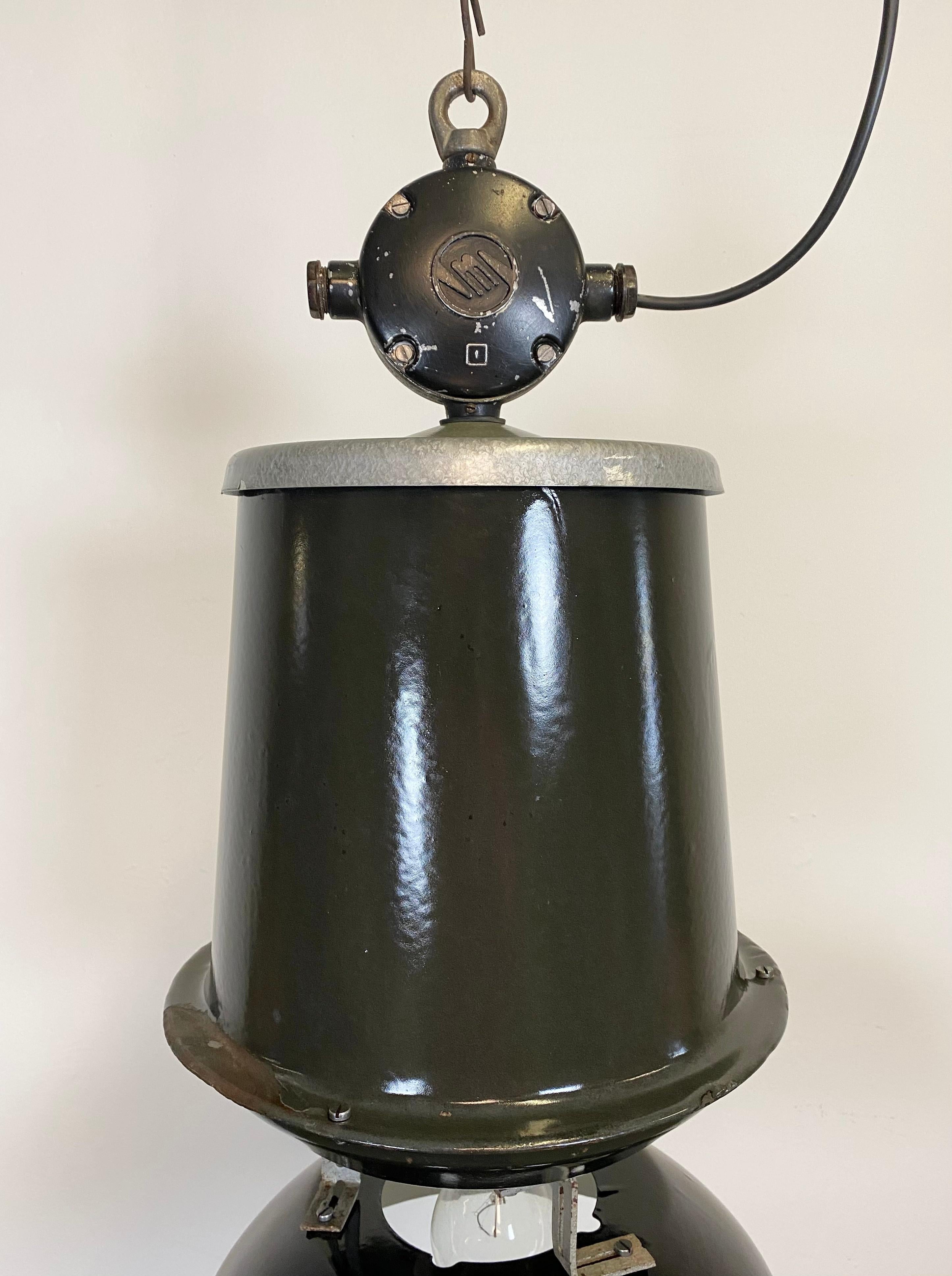 Industrial Factory Pendant Lamp, 1960s In Good Condition For Sale In Kojetice, CZ