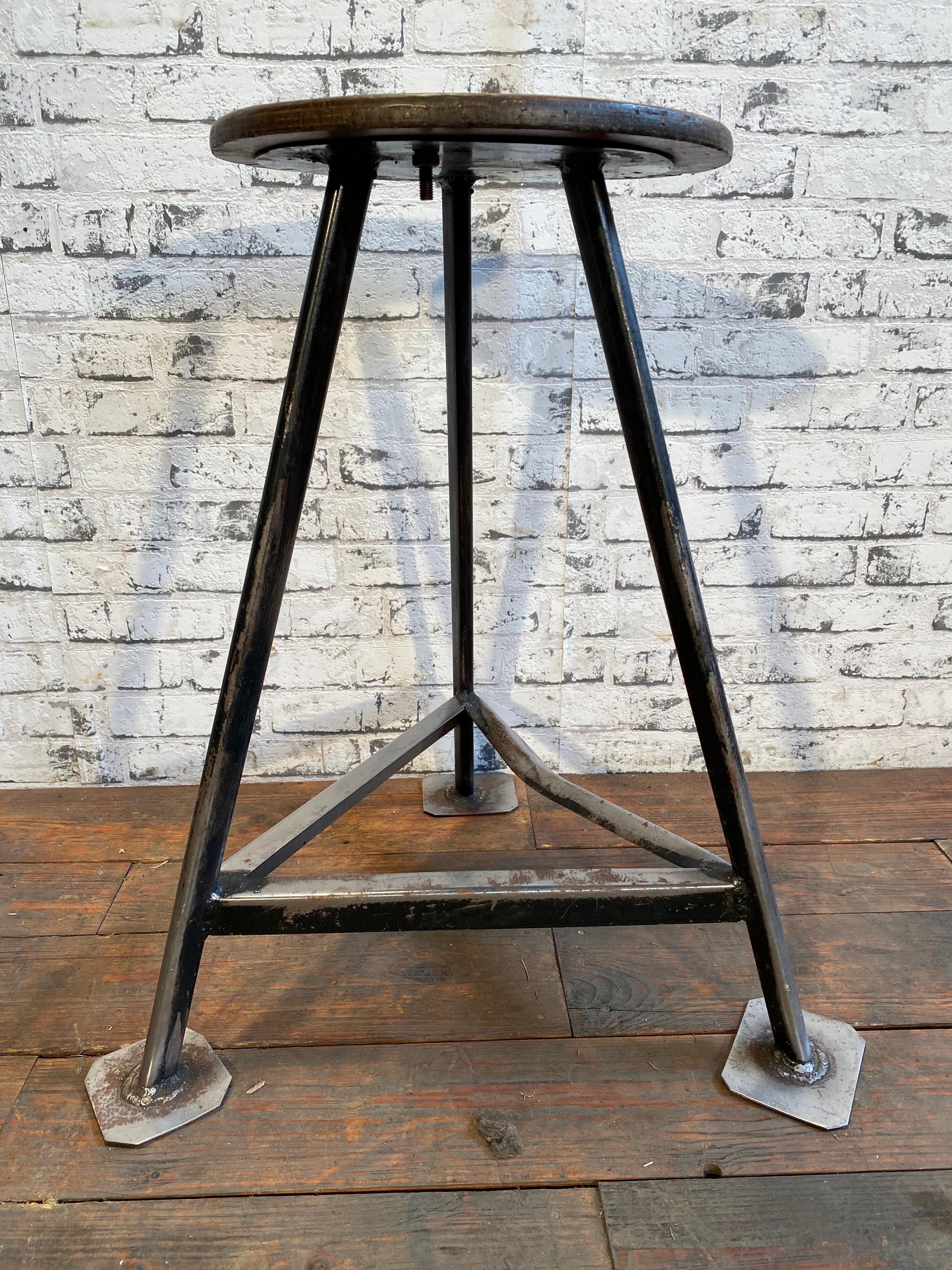 Industrial Factory Stool, 1960s In Good Condition In Kojetice, CZ