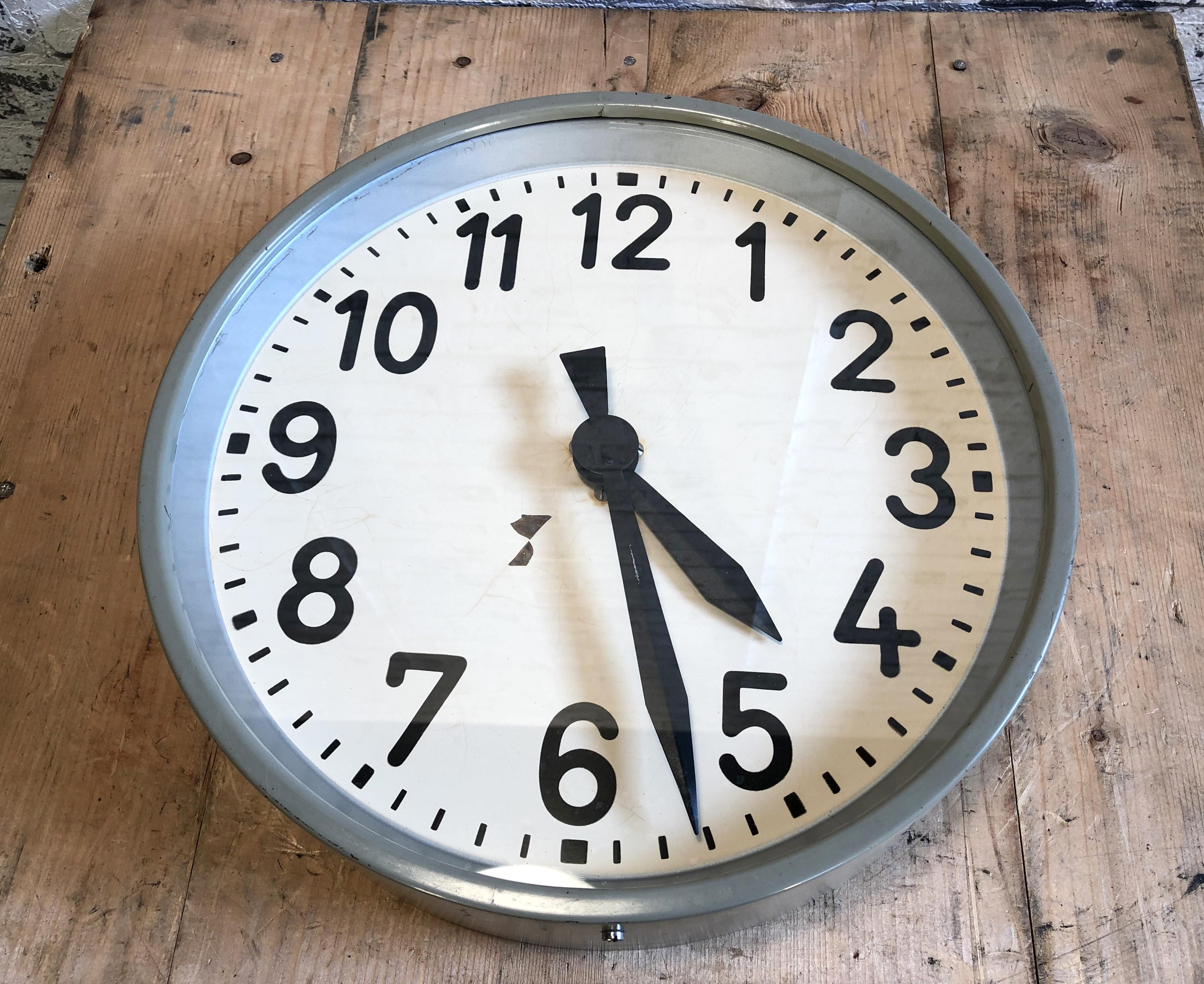 Industrial Factory Wall Clock, 1950s In Good Condition In Kojetice, CZ