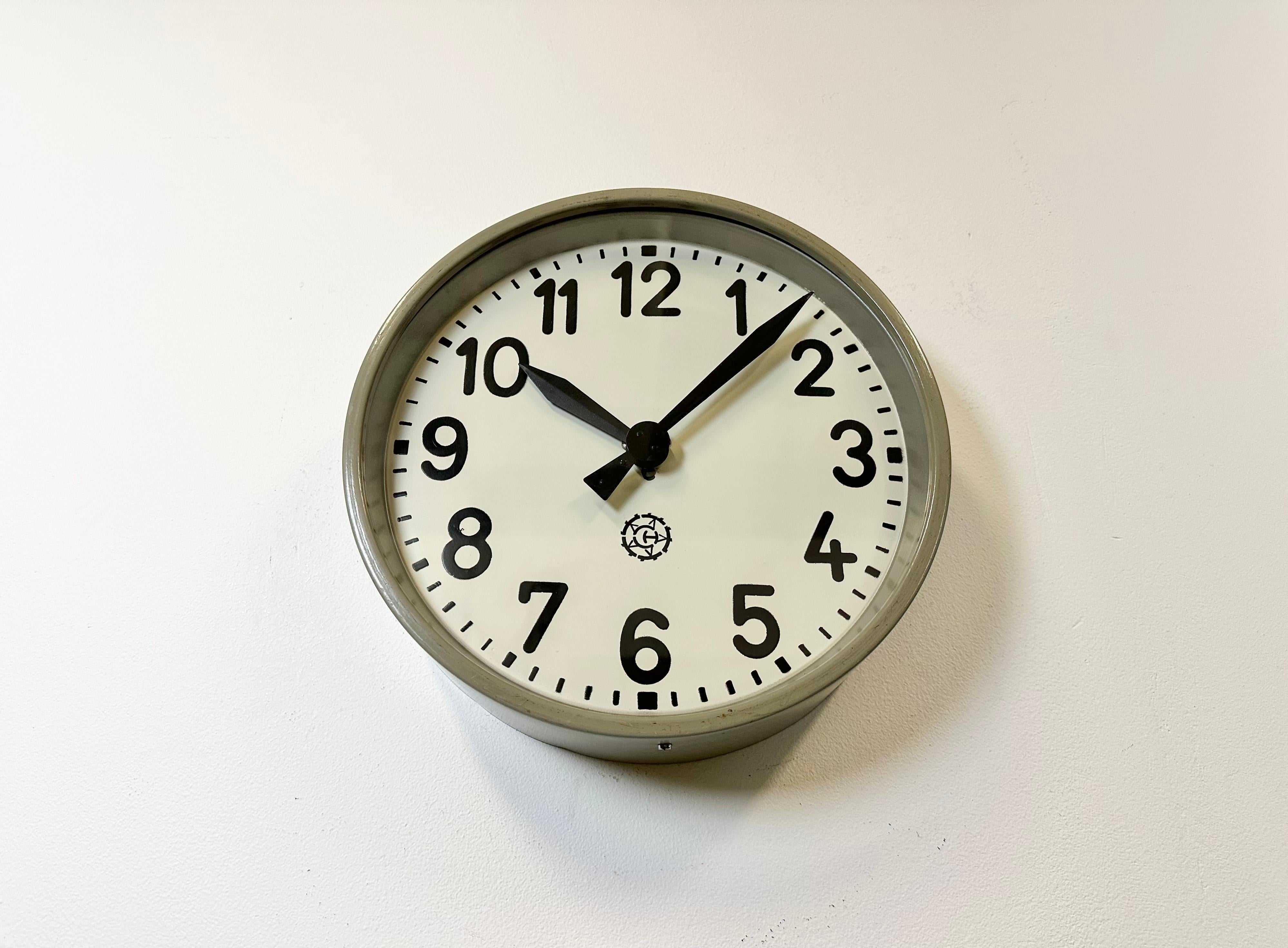 Industrial Factory Wall Clock from Chronotechna, 1950s In Good Condition For Sale In Kojetice, CZ