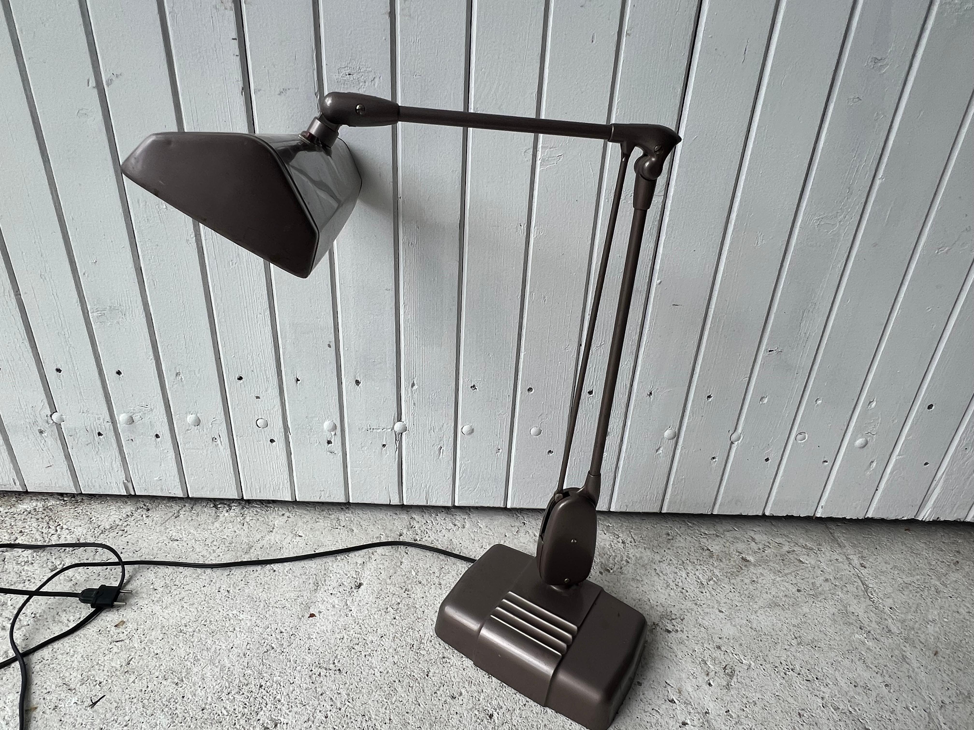 Industrial Floating Metal Lamp by Dazor USA , Signed  In Good Condition For Sale In PÉZENAS, FR