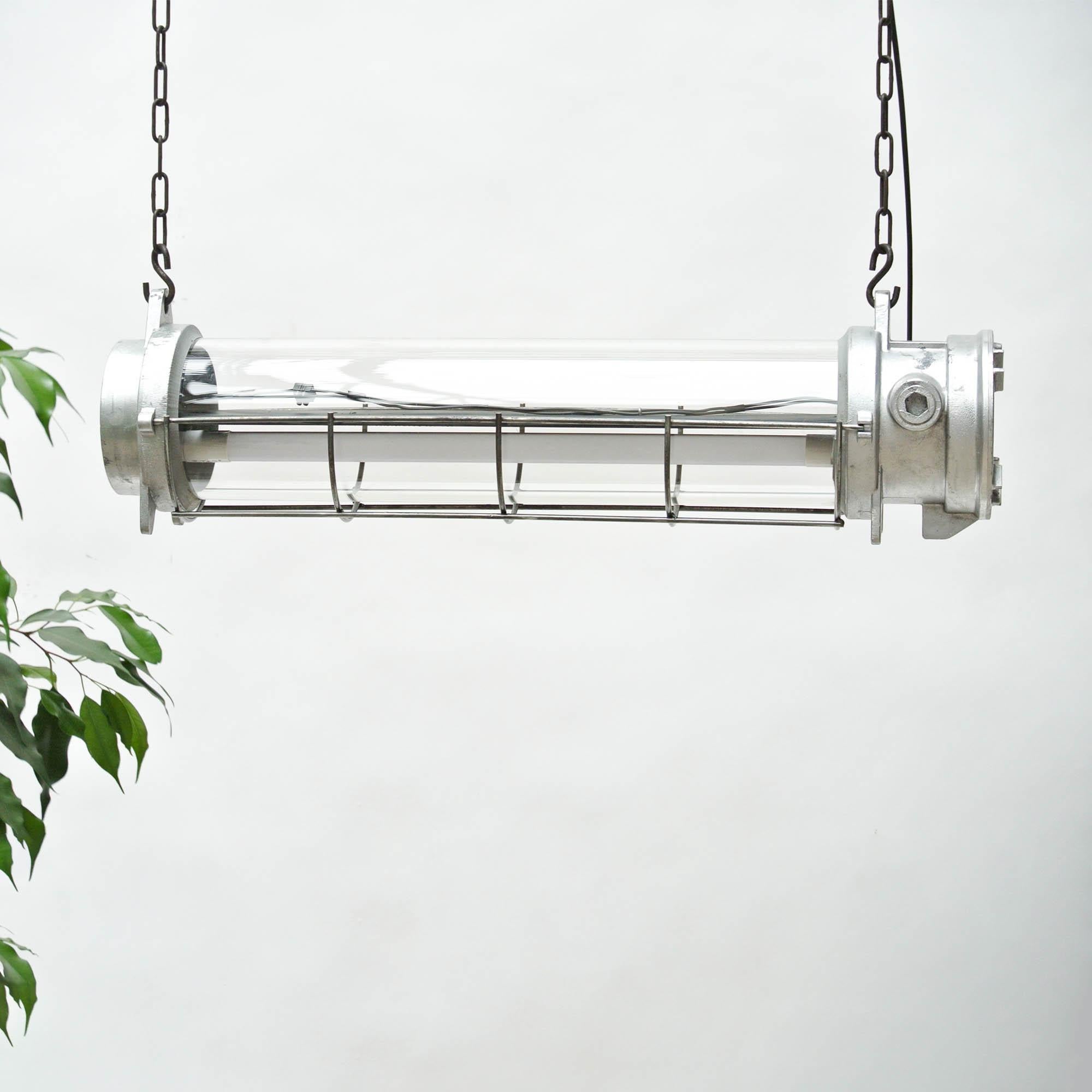 Industrial Fluorescent Light in Cast Aluminium with a Fence, circa 1970-1979 For Sale 2