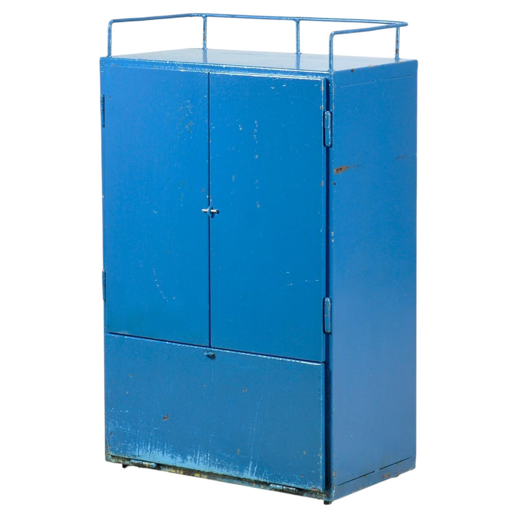 Industrial four-drawer cabinet from the 1970s For Sale