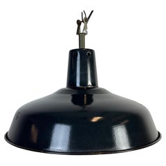 Lampada a sospensione industriale francese a smalto nero, anni '60