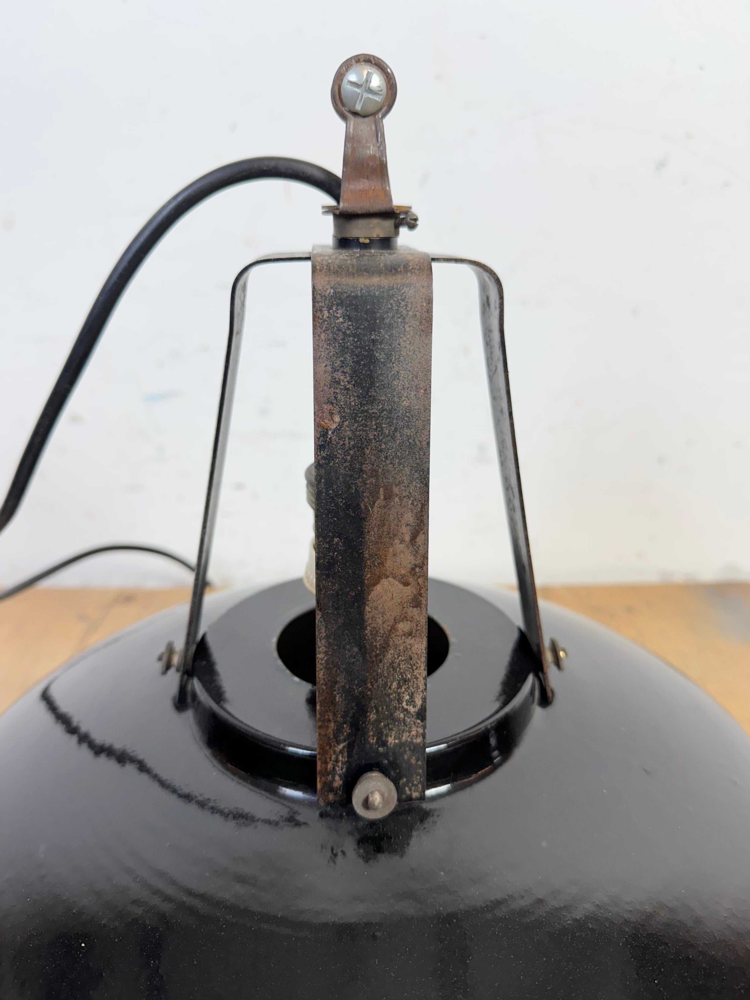 Industrielle französische schwarze Emaille-Hängelampe aus MAZDA, 1960er Jahre im Angebot 12