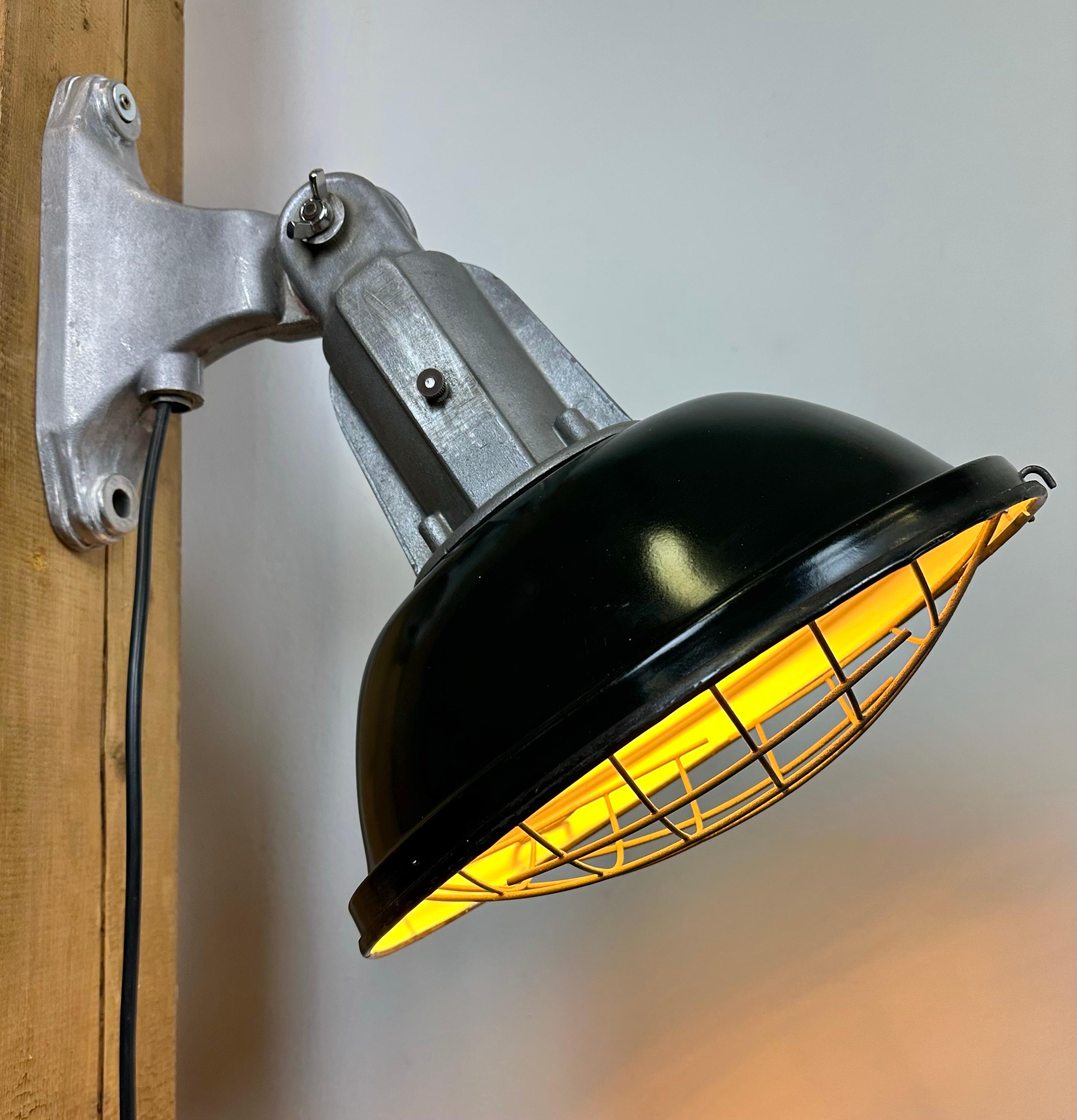 Industrial French Black Enamel Wall Lamp, 1960s For Sale 9