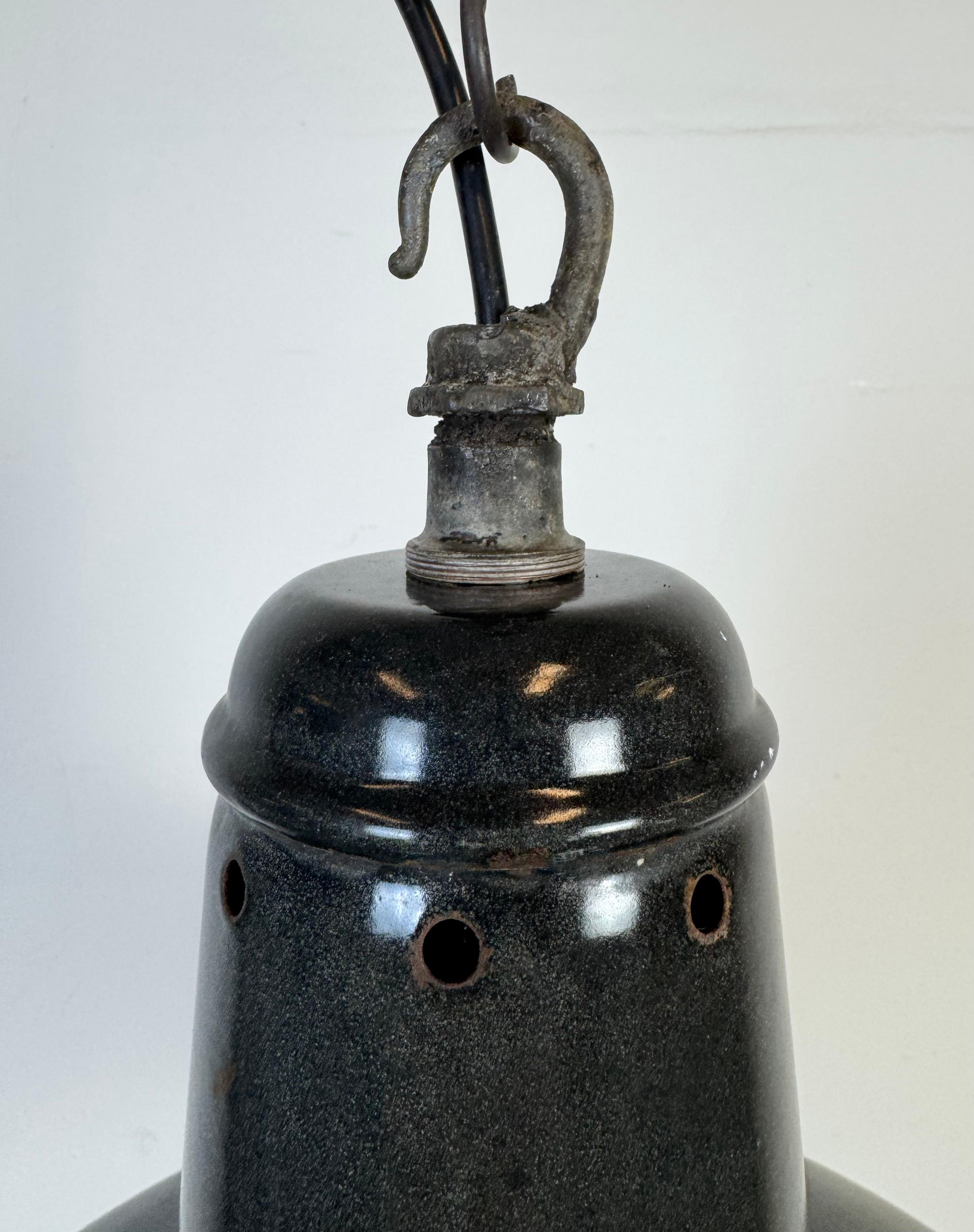 XX secolo Lampada a sospensione industriale francese a smalto grigio scuro, anni '60 in vendita