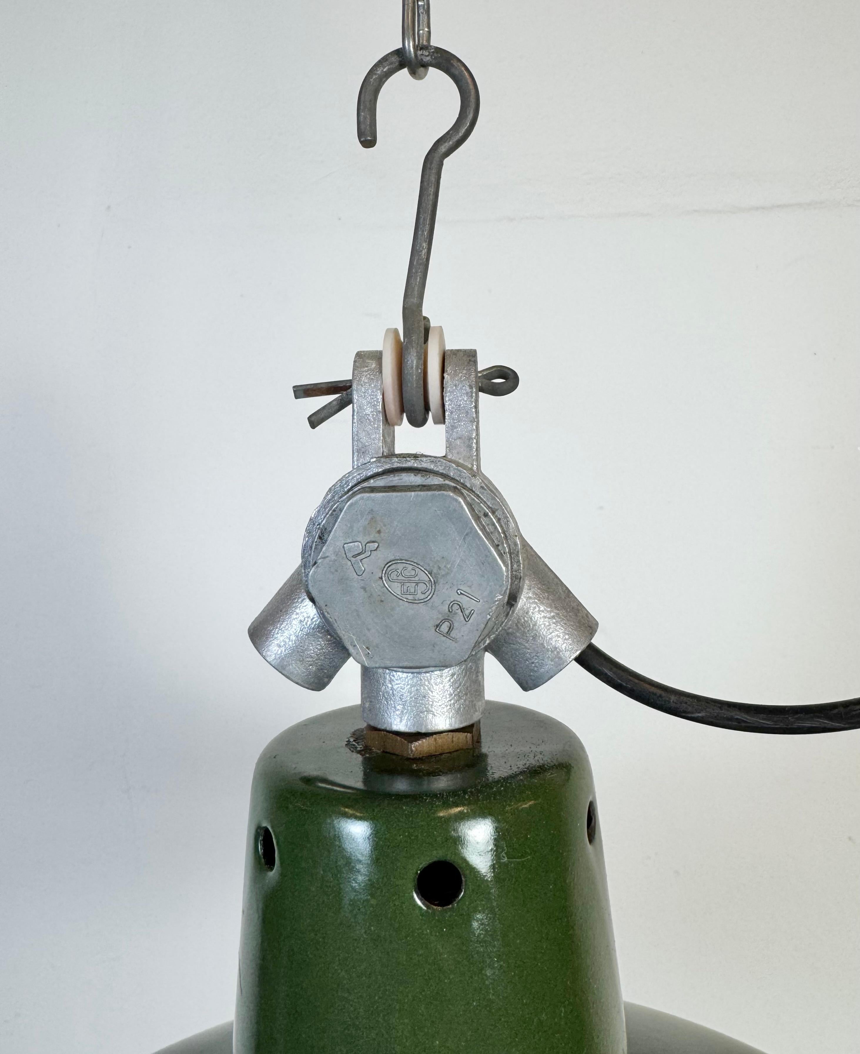 Lampada a sospensione industriale francese Greene & Greene Factory, anni '60 In condizioni buone in vendita a Kojetice, CZ