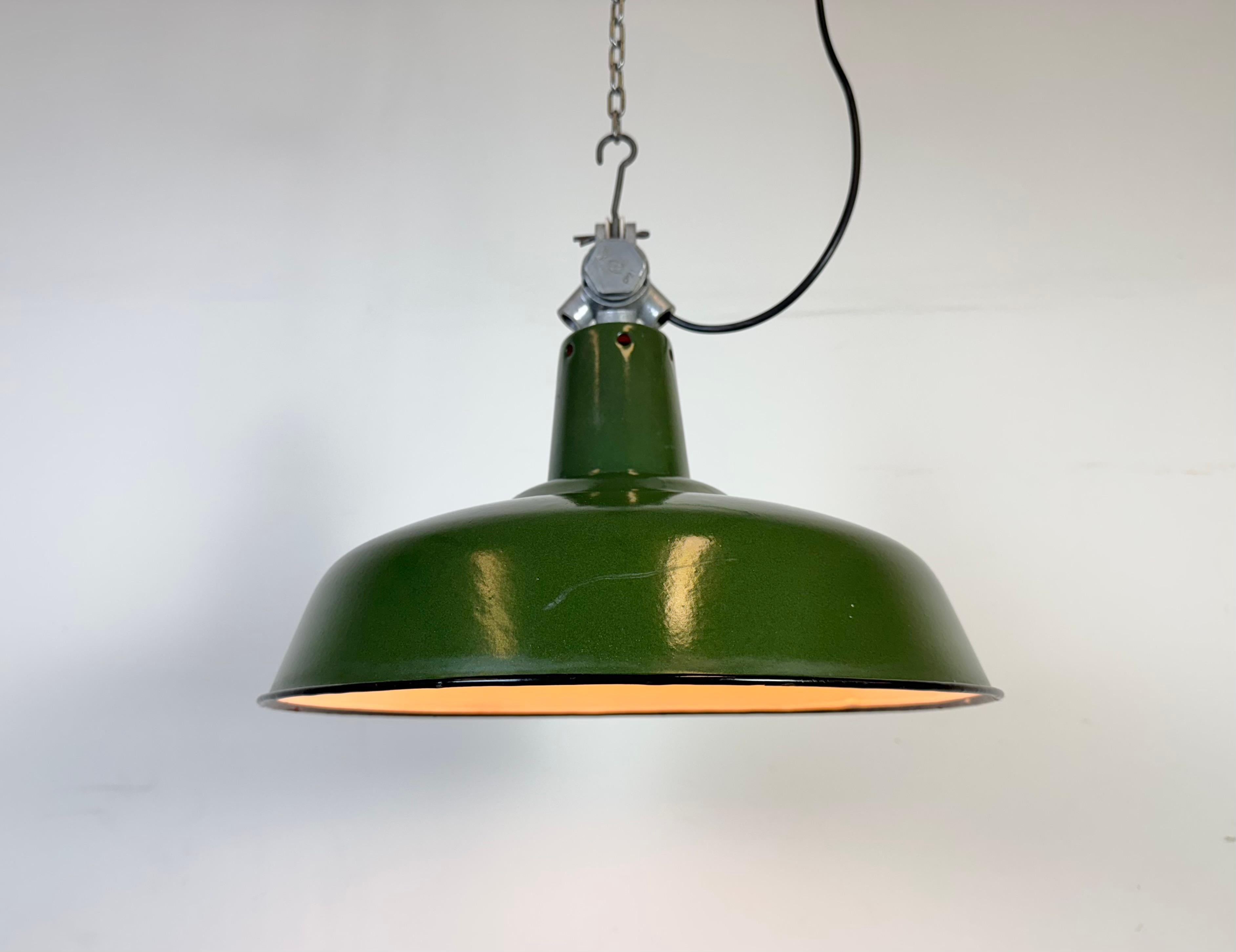 Lampada a sospensione industriale francese Greene & Greene Factory, anni '60 in vendita 1
