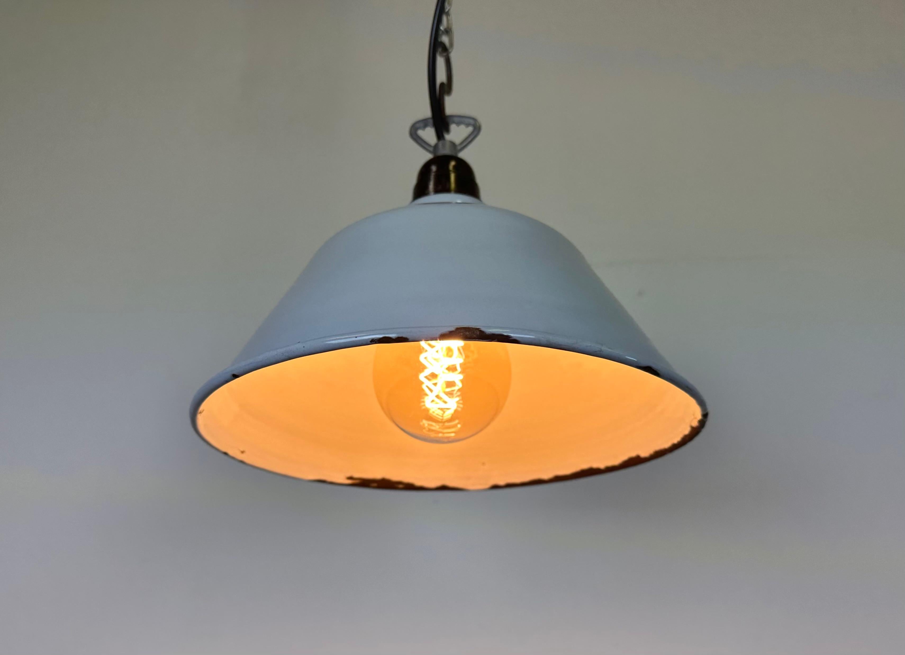 Industrial French Grey Enamel Factory Pendant Lamp, 1960s For Sale 5