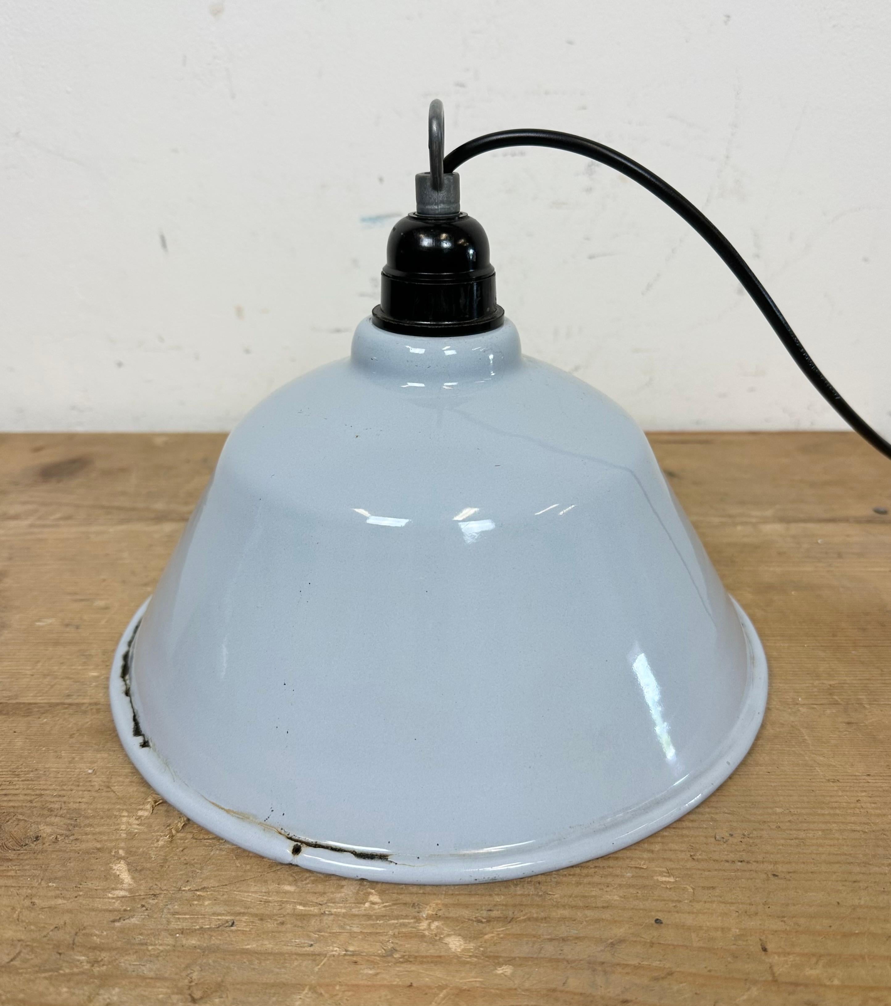 Industrial French Grey Enamel Factory Pendant Lamp, 1960s For Sale 7