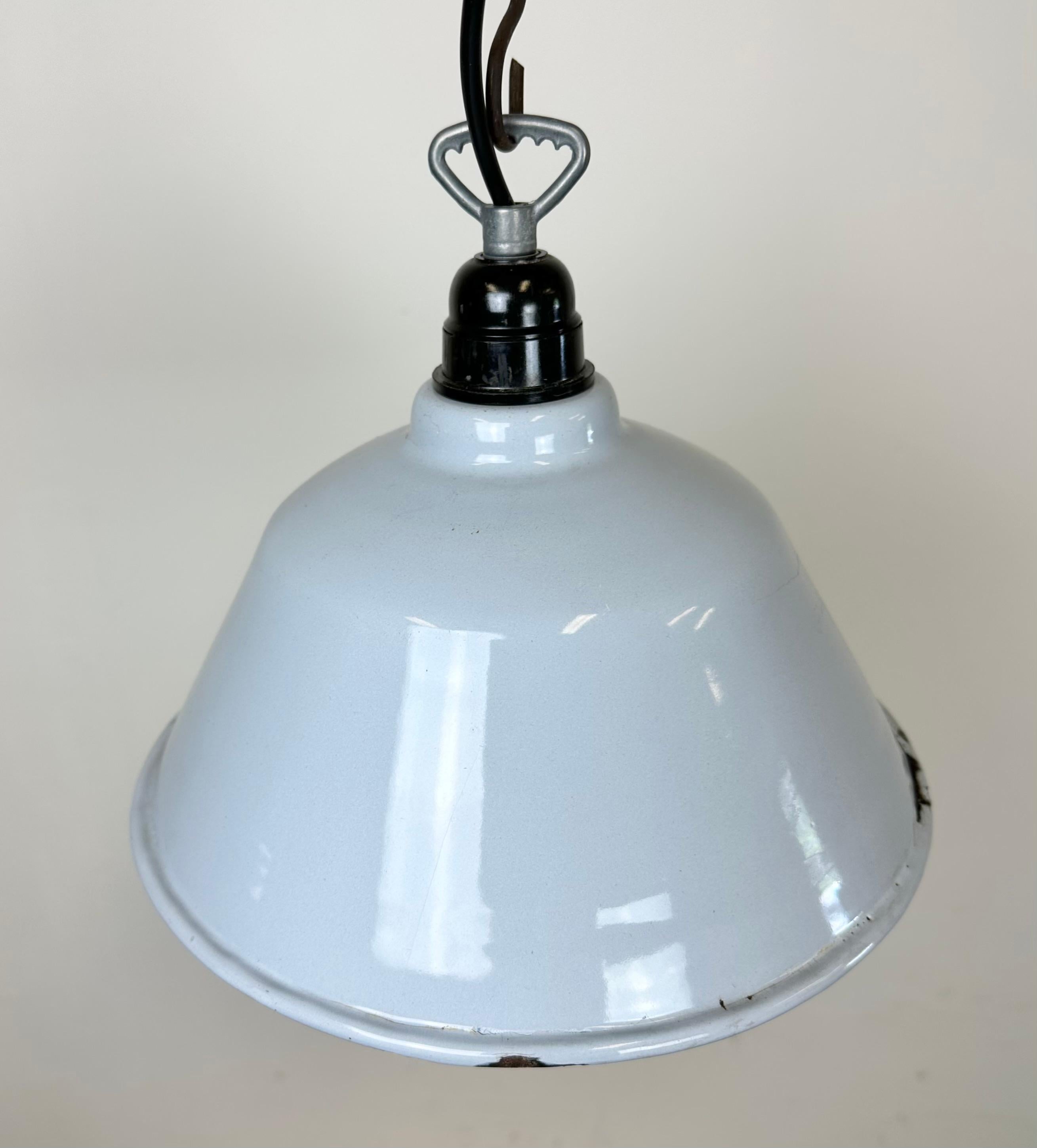 Industrial French Grey Enamel Factory Pendant Lamp, 1960s For Sale 2