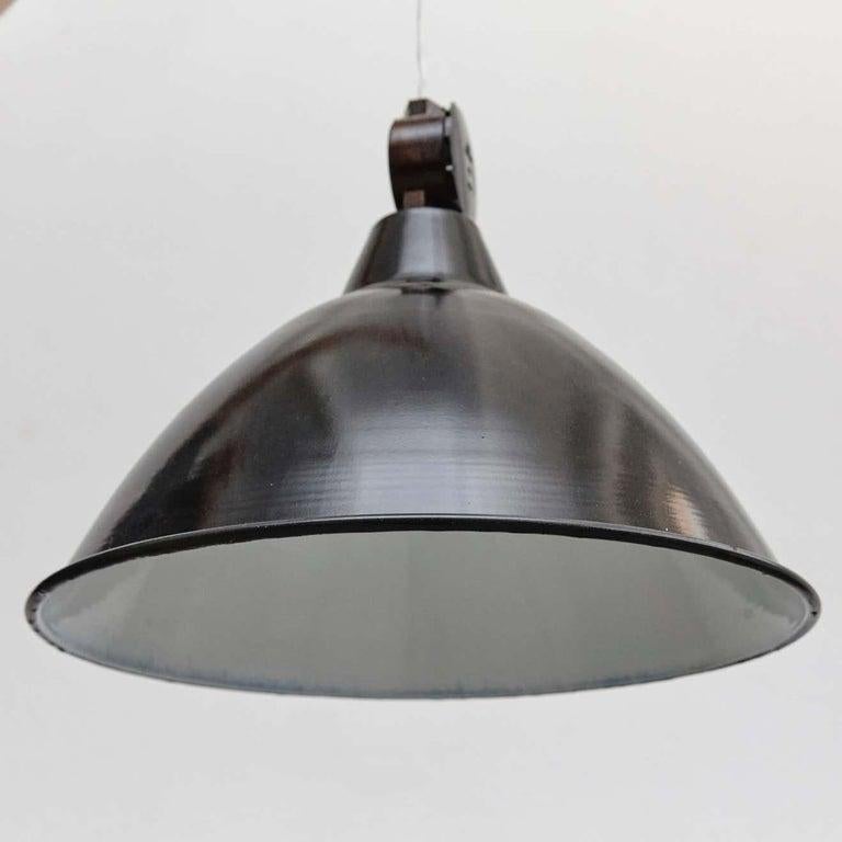 Lampada industriale francese, 1950 circa in vendita 1
