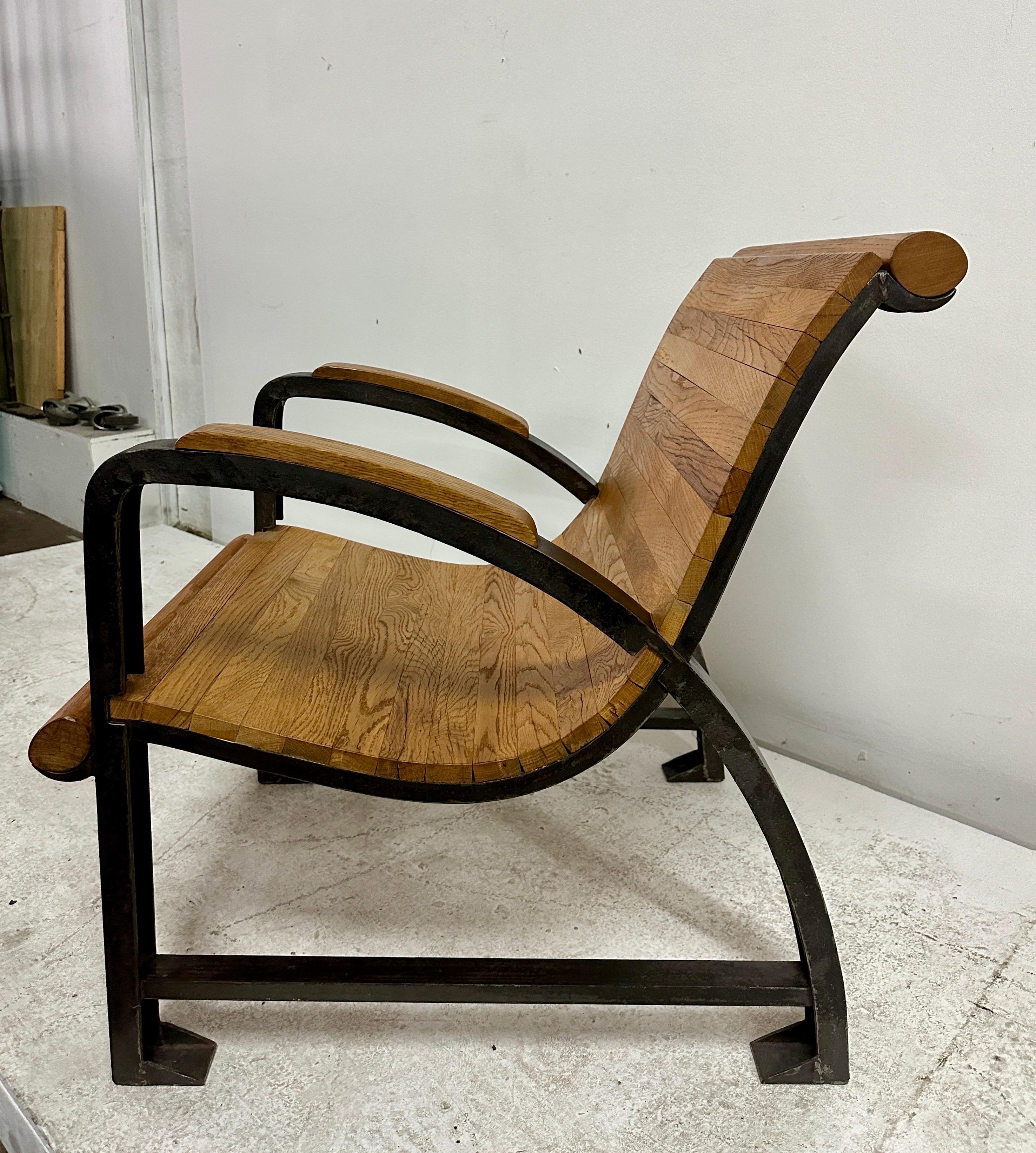 Industrieller französischer Lattenrost-Stuhl aus Holz und Eisen im Zustand „Gut“ im Angebot in East Hampton, NY