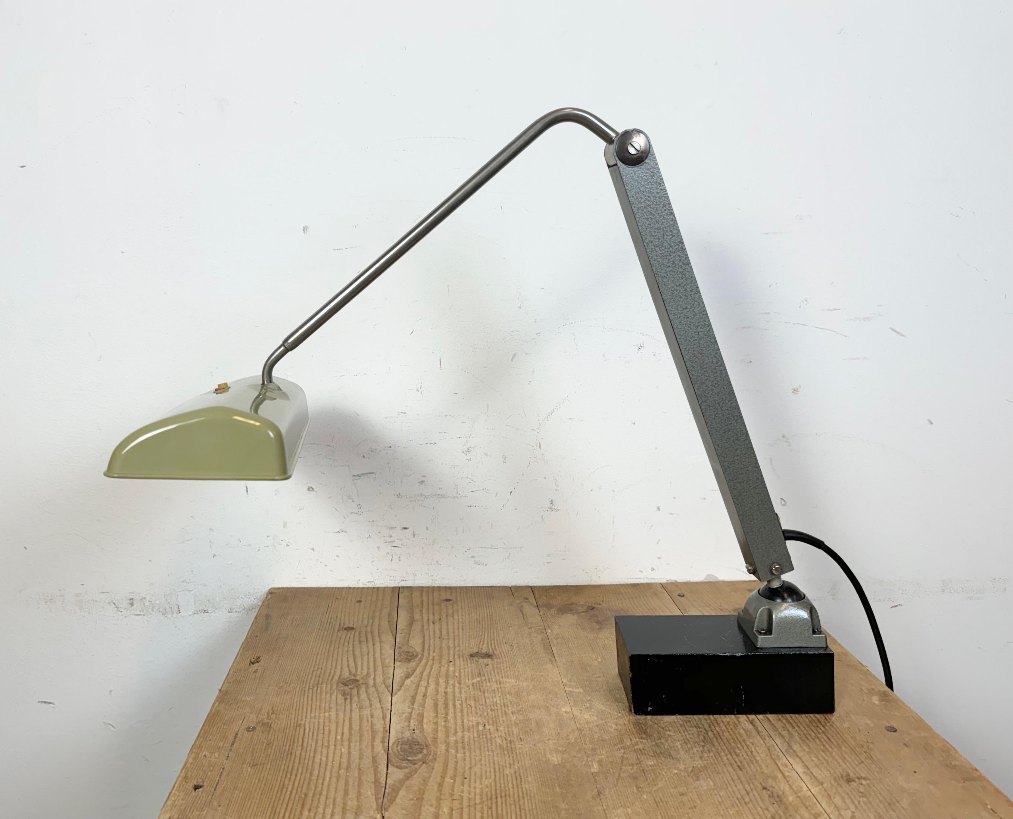 Industrial German Adjustable Flourescent Table Lamp Elwalux, 1960s For Sale 7