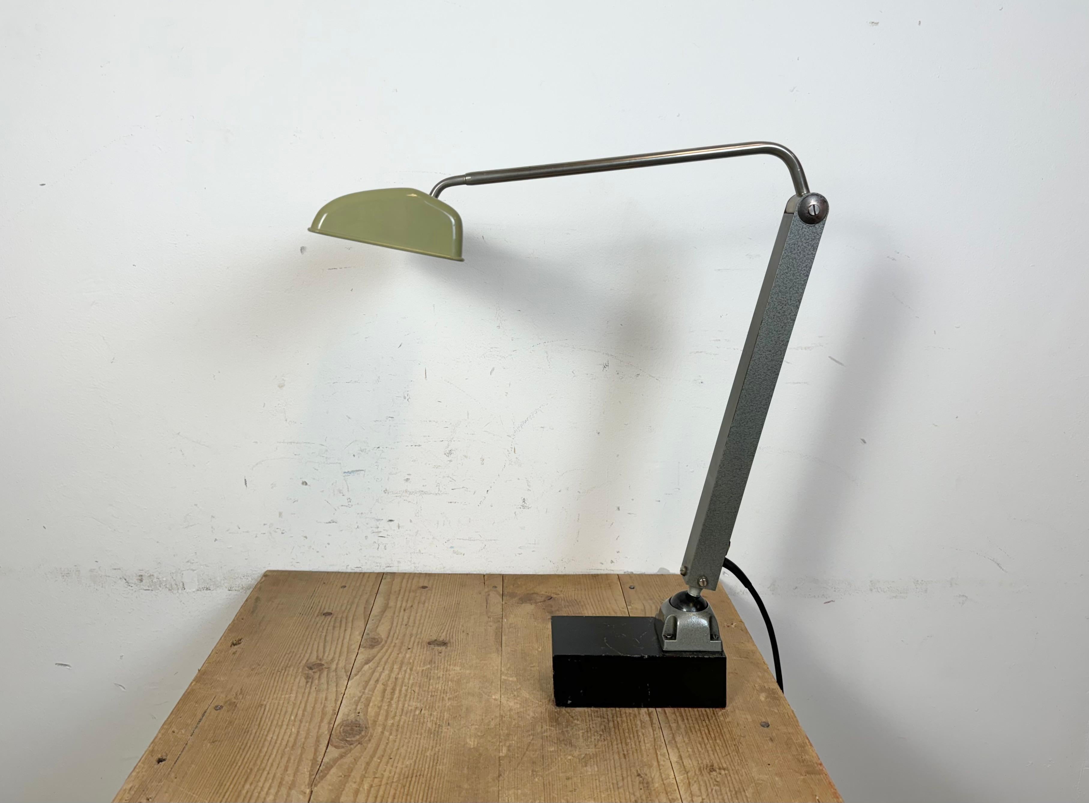 Industrial German Adjustable Flourescent Table Lamp Elwalux, 1960s For Sale 8