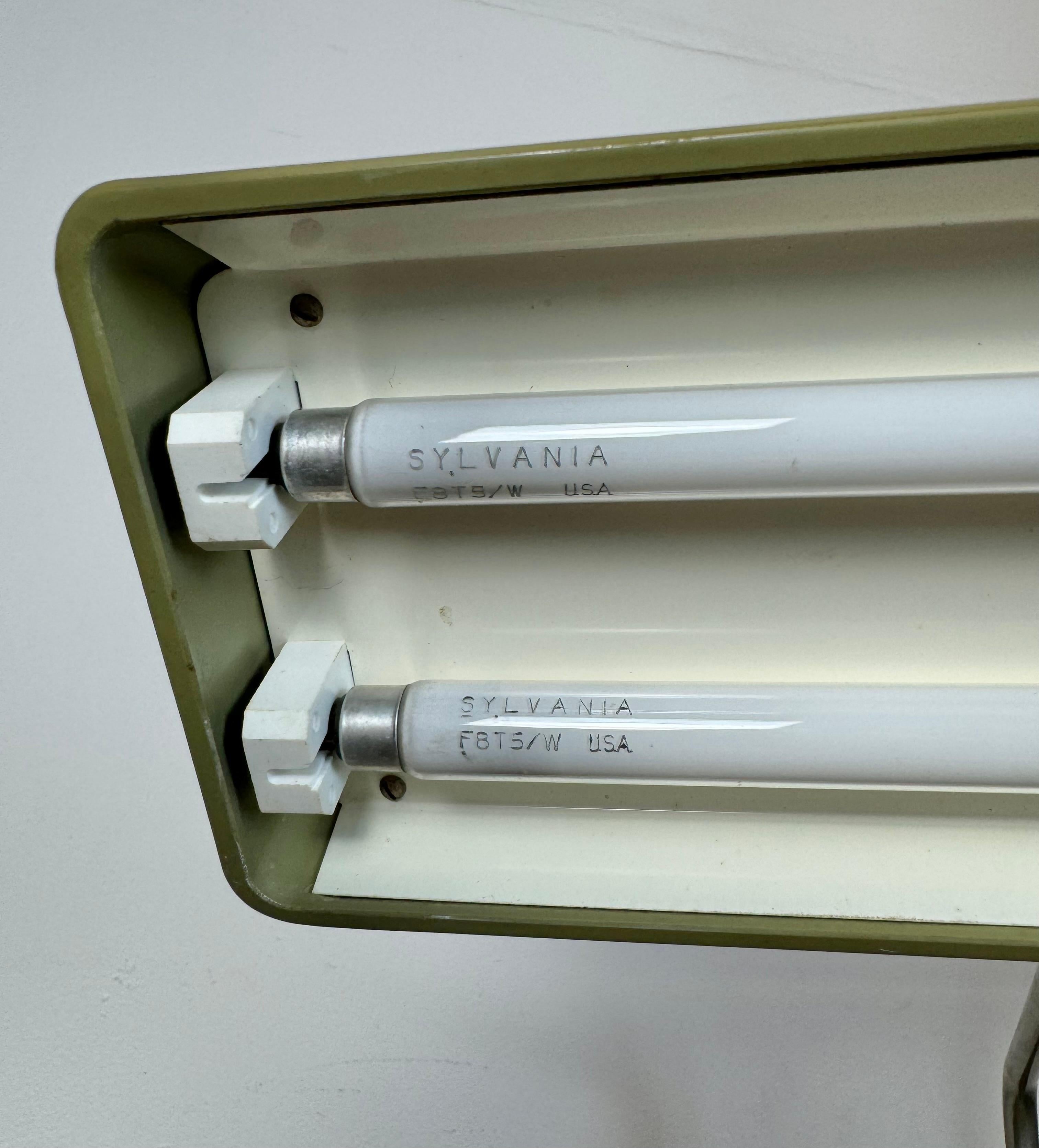 Industrial German Adjustable Flourescent Table Lamp Elwalux, 1960s For Sale 15