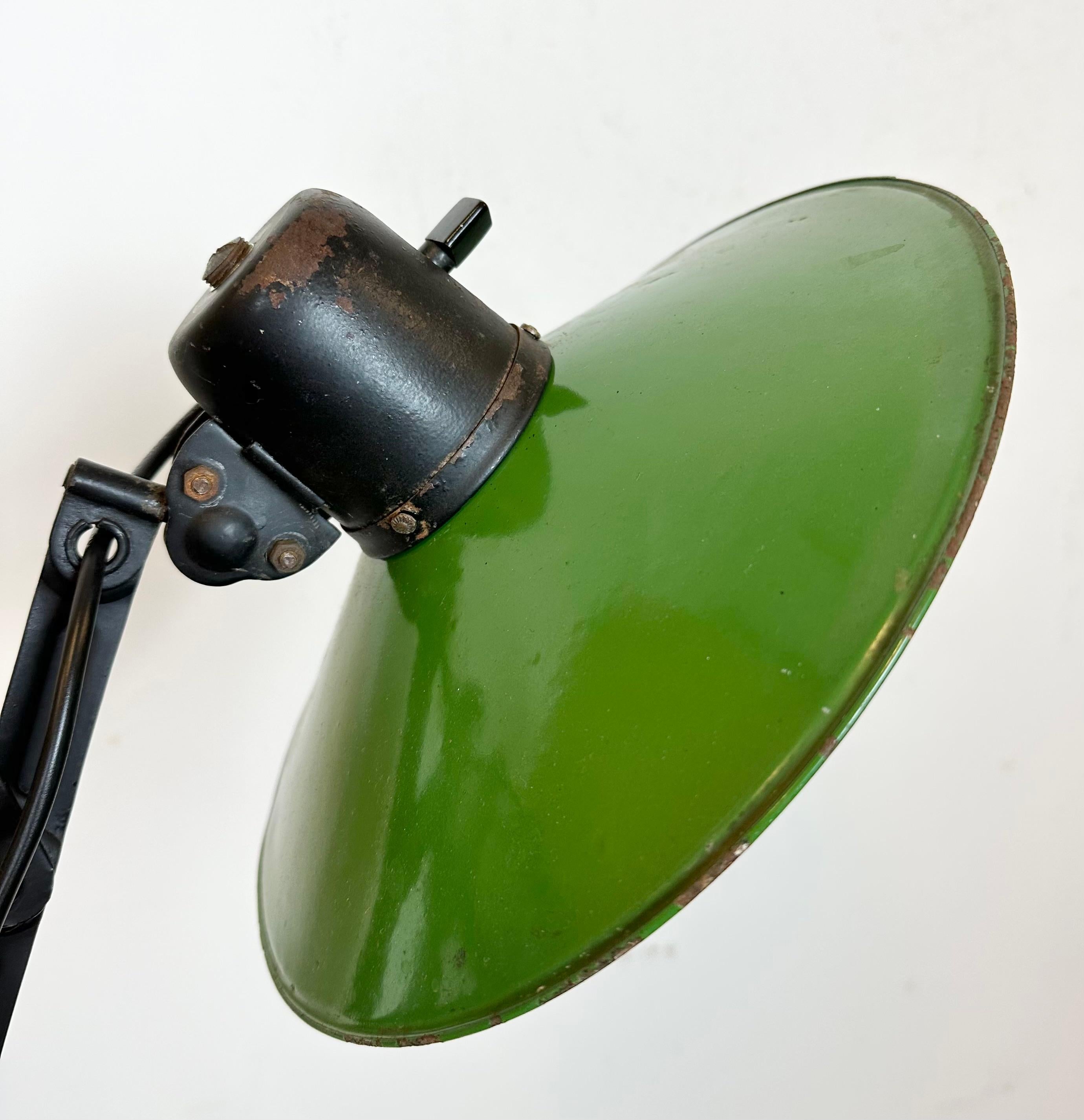 Industrial German Green Enamel Scissor Wall Lamp from Reif Dresden, 1930s 8