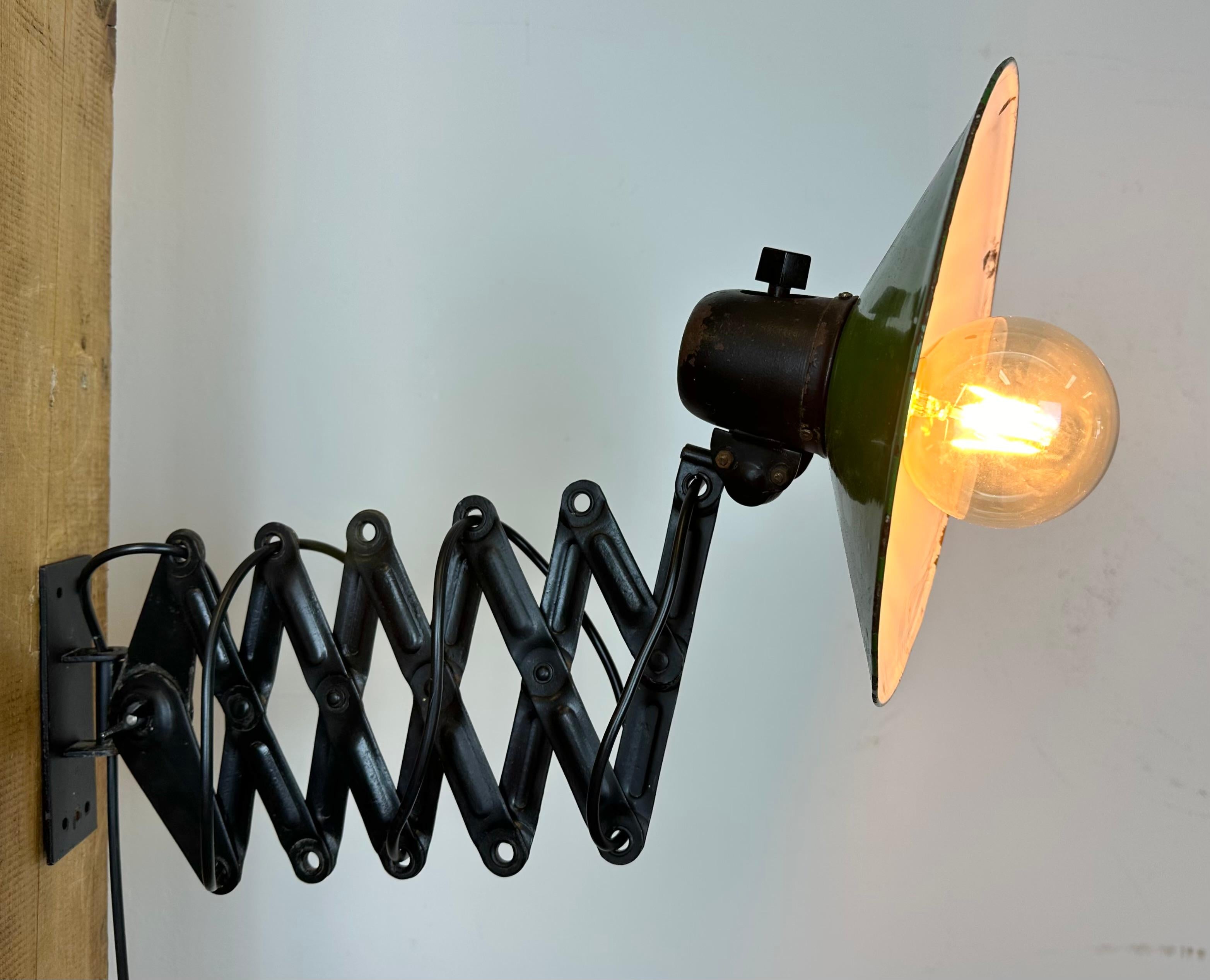 Industrial German Green Enamel Scissor Wall Lamp from Reif Dresden, 1930s 13