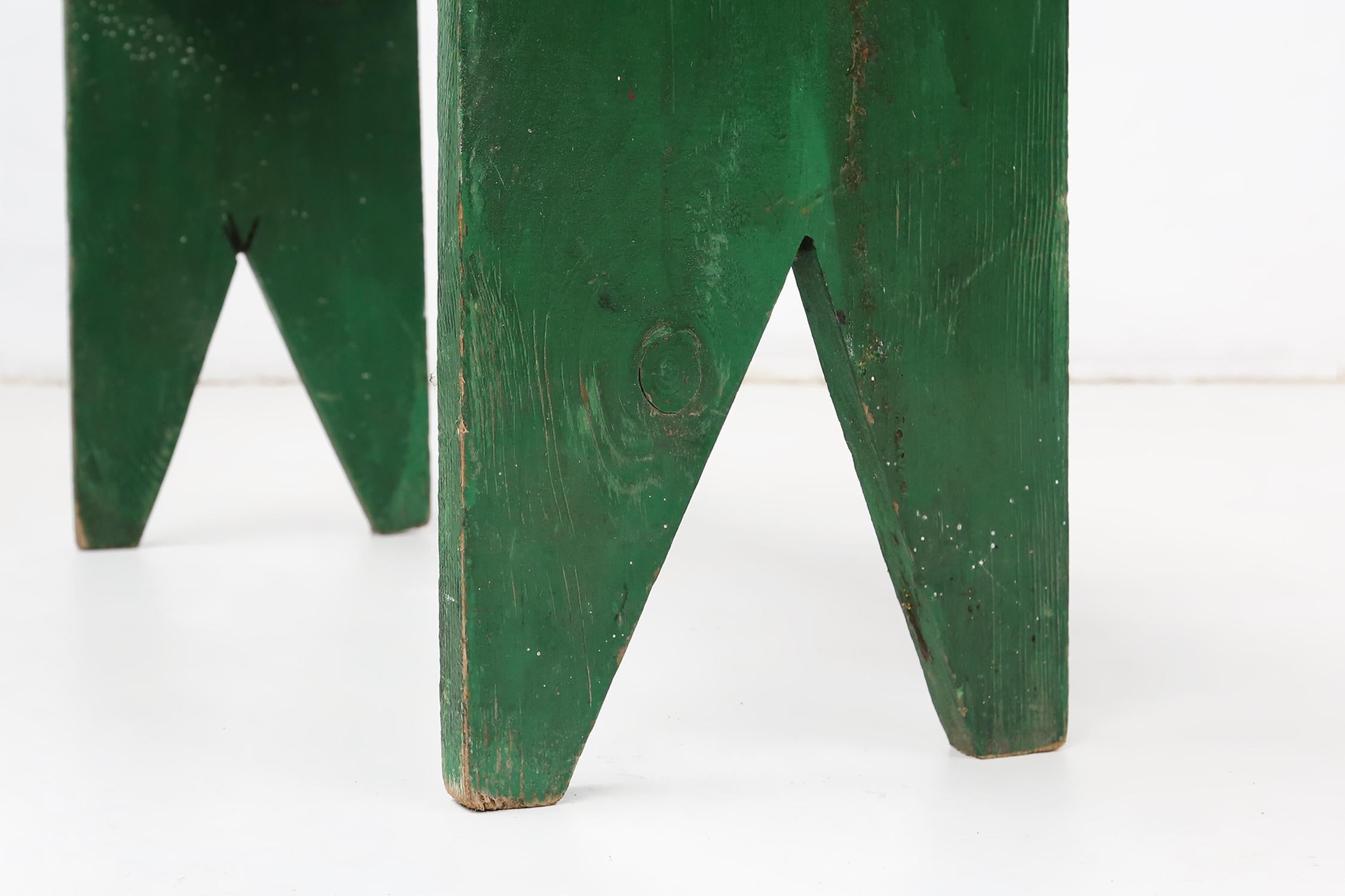 Industrial green bench with V-cut legs, France ca. 1900 3