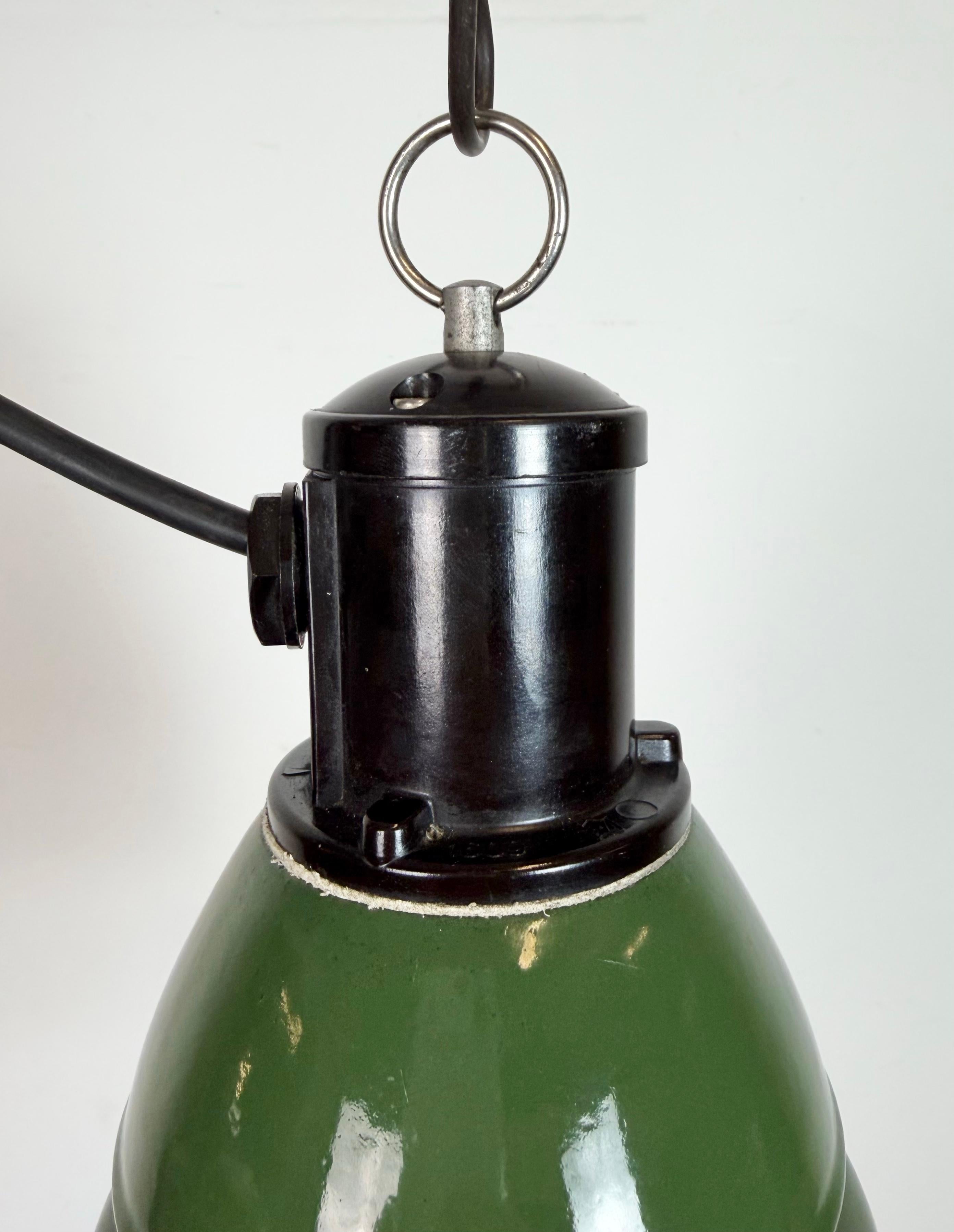 Olandese Lampada a sospensione industriale a gabbia in smalto verde di Philips, anni '60 in vendita