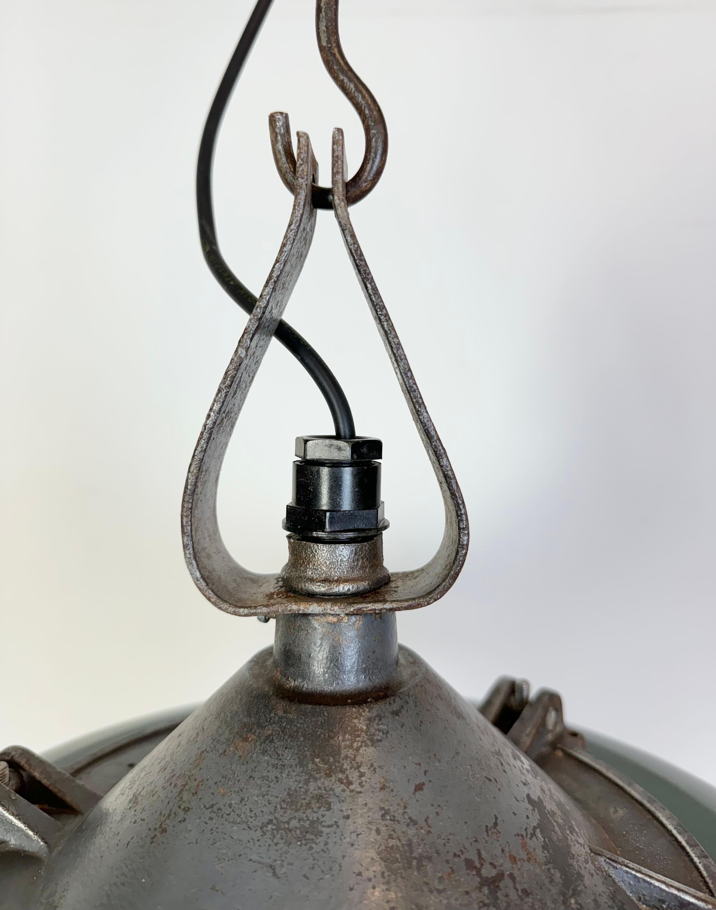 Lampe suspendue industrielle en forme de cage d'usine en fonte, années 1960 en vente 3