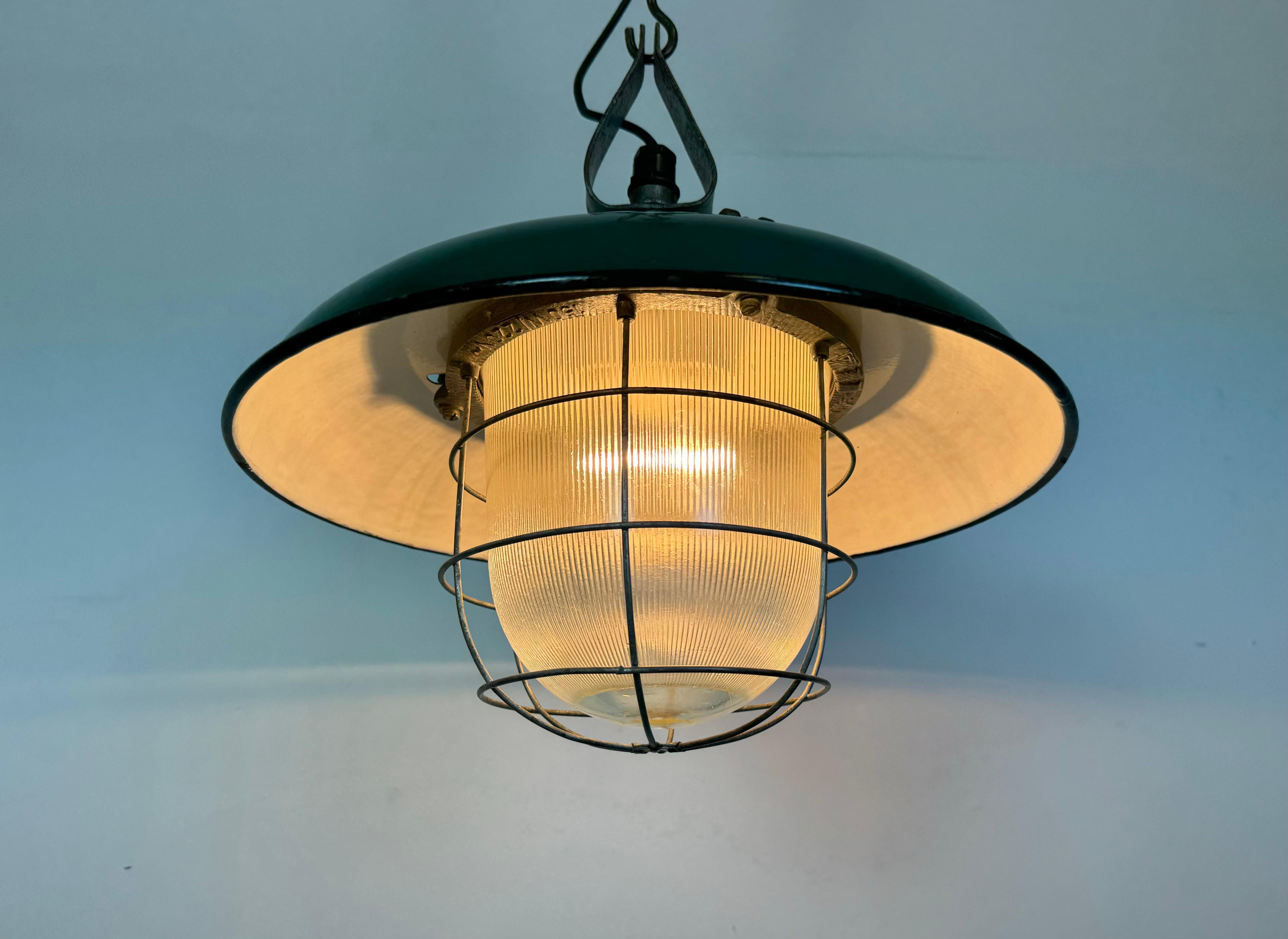 Industrial Green Enamel Factory Cage Pendant Lamp in Cast Iron, 1960s For Sale 9