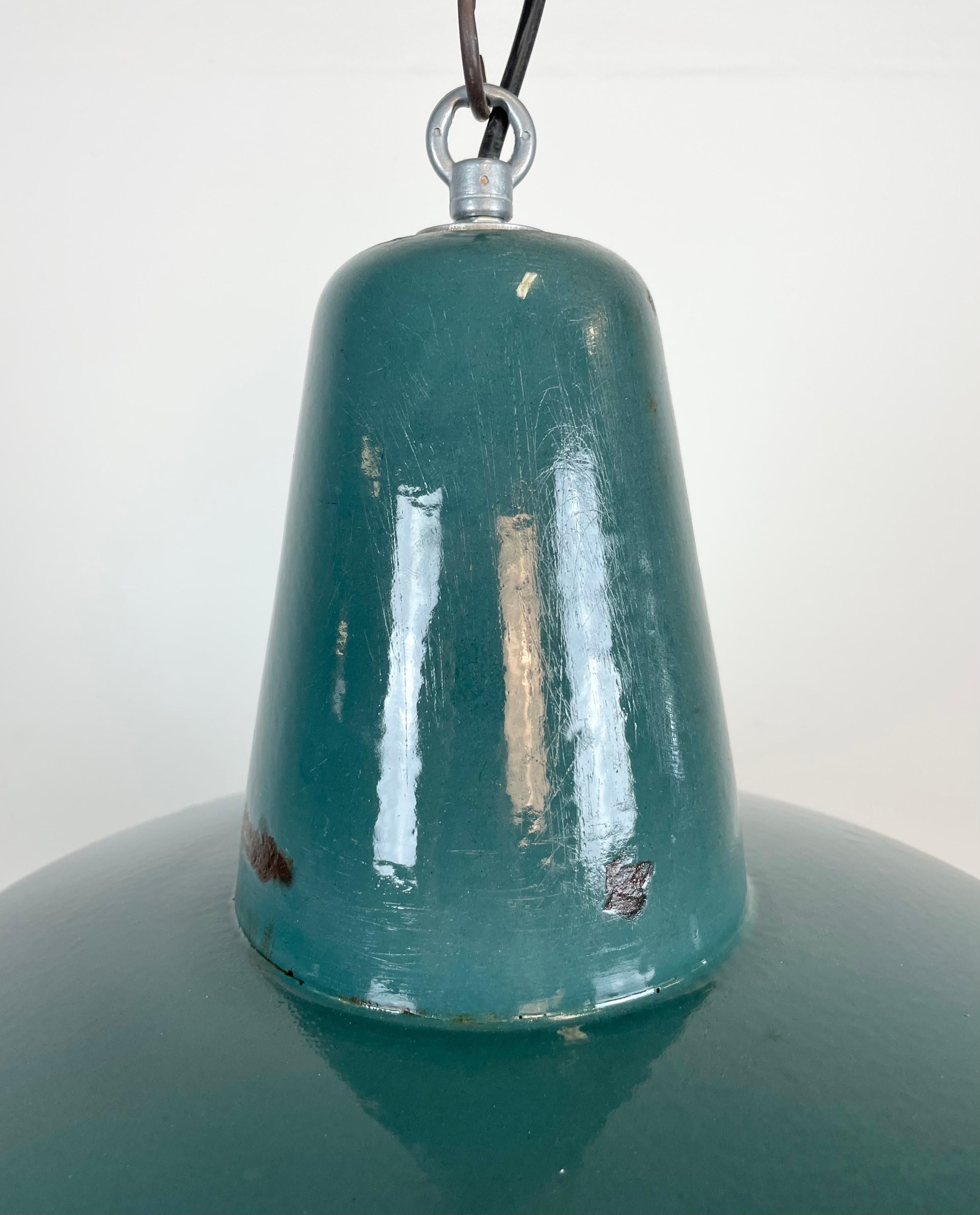 Industrial Green Enamel Factory Lamp, 1960s In Good Condition For Sale In Kojetice, CZ