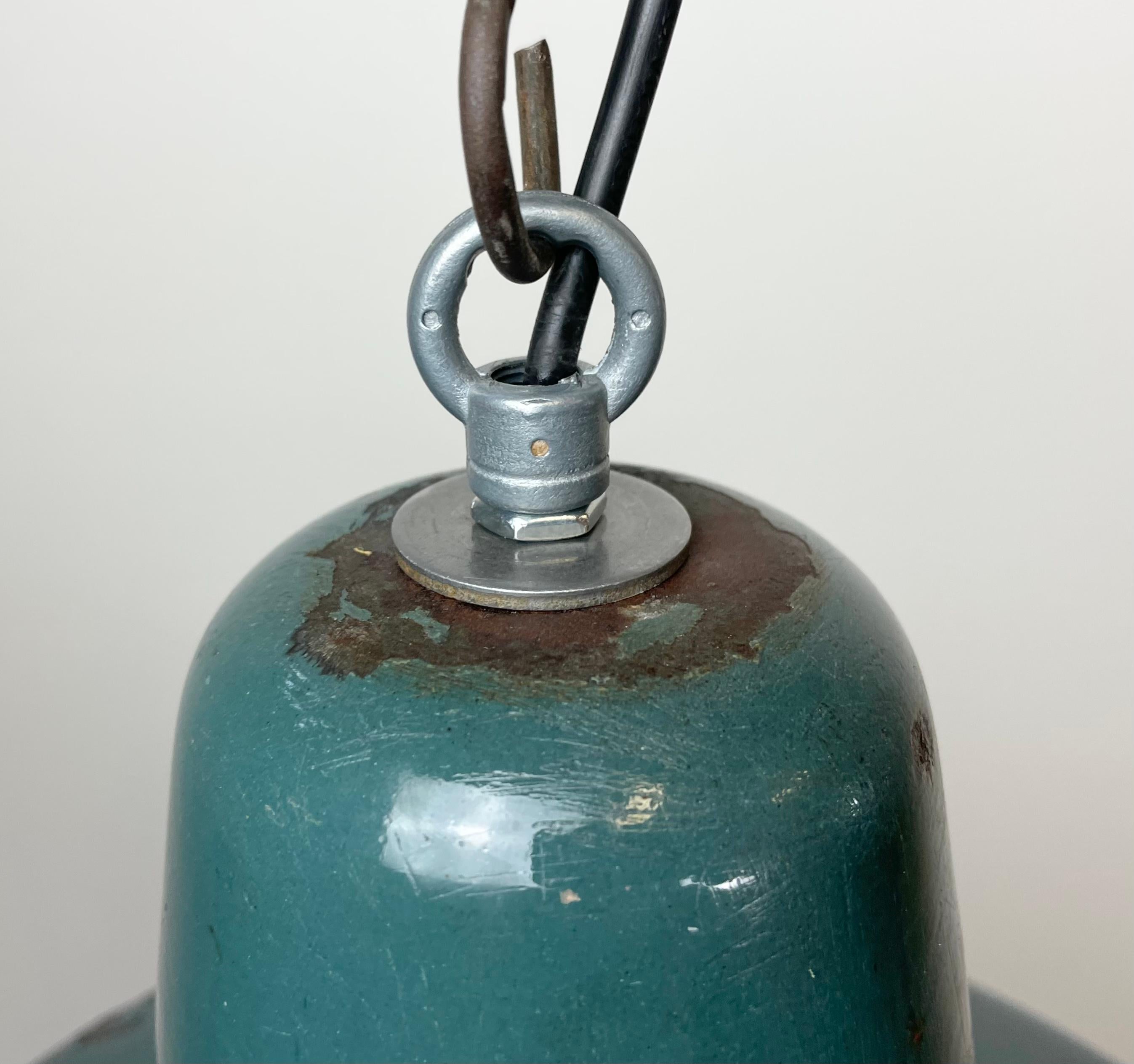 Industrielle grüne Emaille-Werkstattlampe, 1960er Jahre im Angebot 1