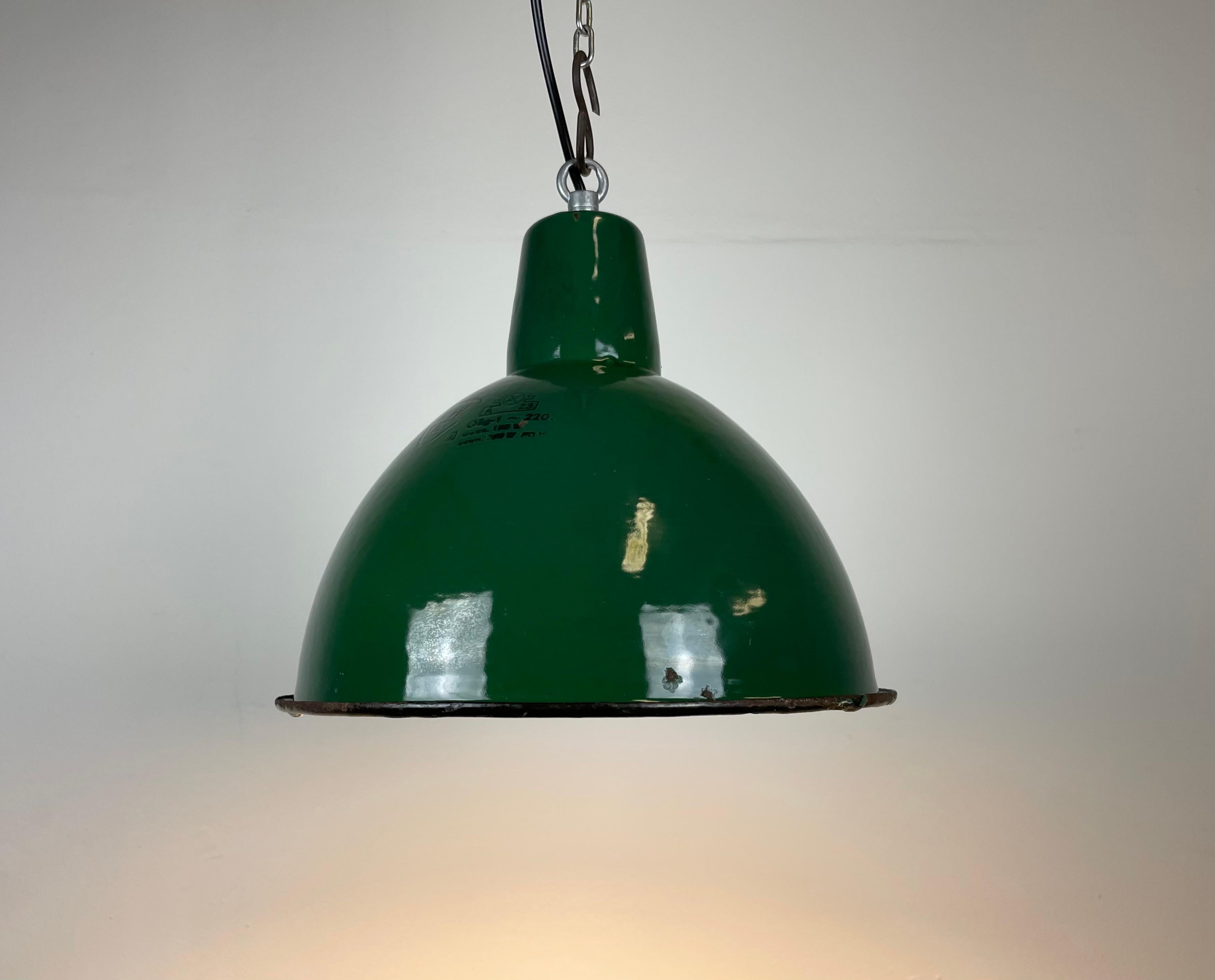 Industrial Green Enamel Factory Lamp, 1960s For Sale 4