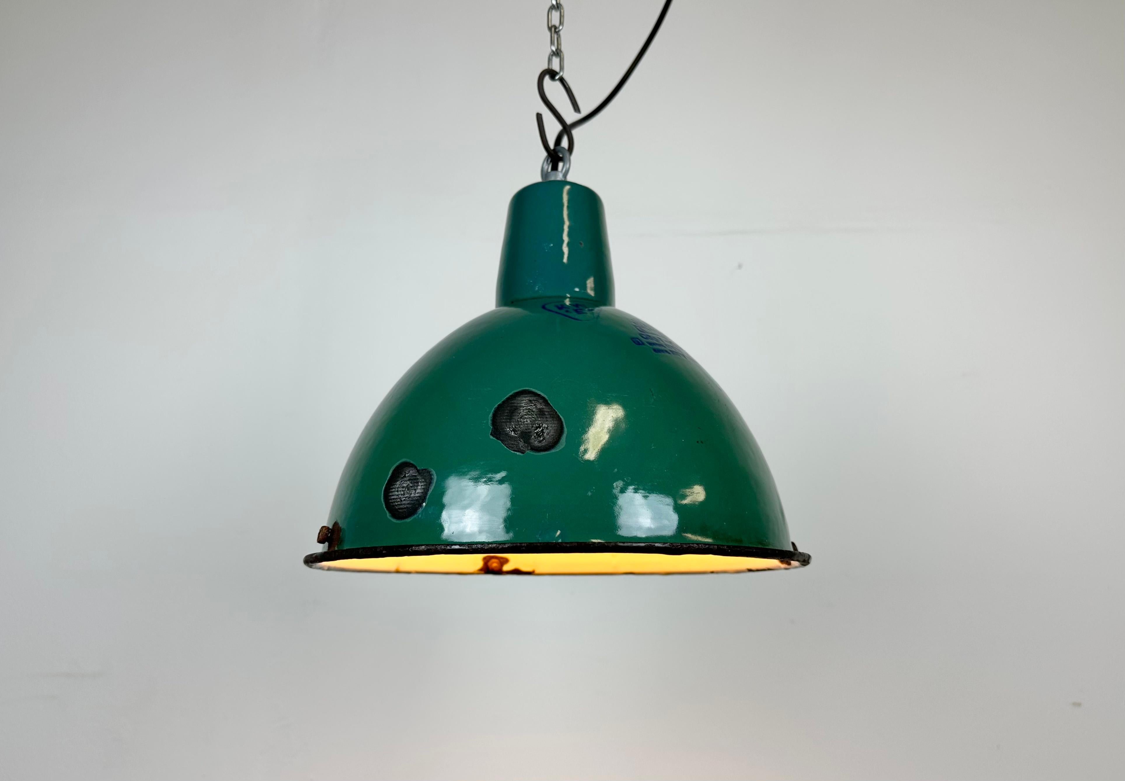 Industrial Green Enamel Factory Lamp, 1960s For Sale 4