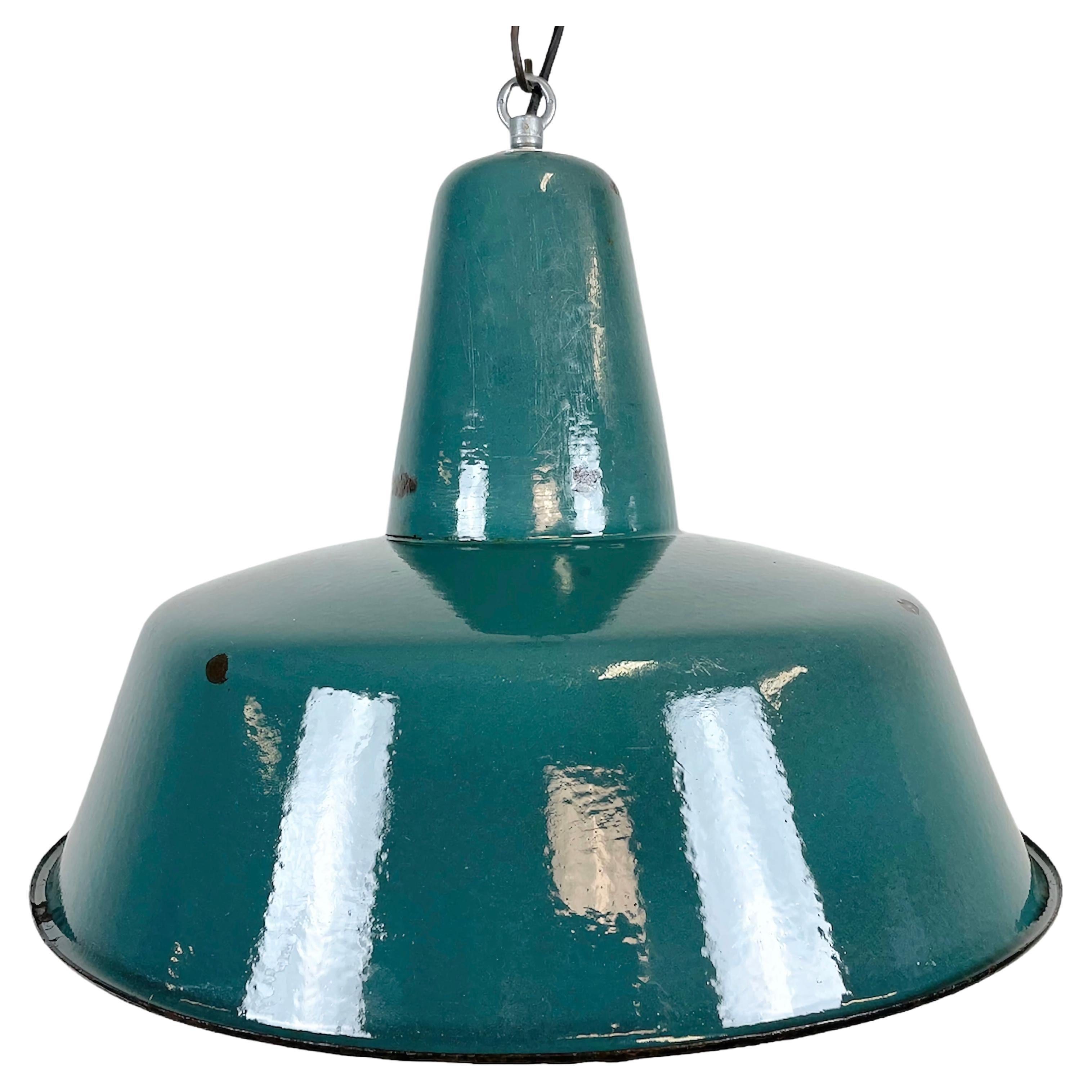 Industrielle grüne Emaille-Werkstattlampe, 1960er Jahre im Angebot
