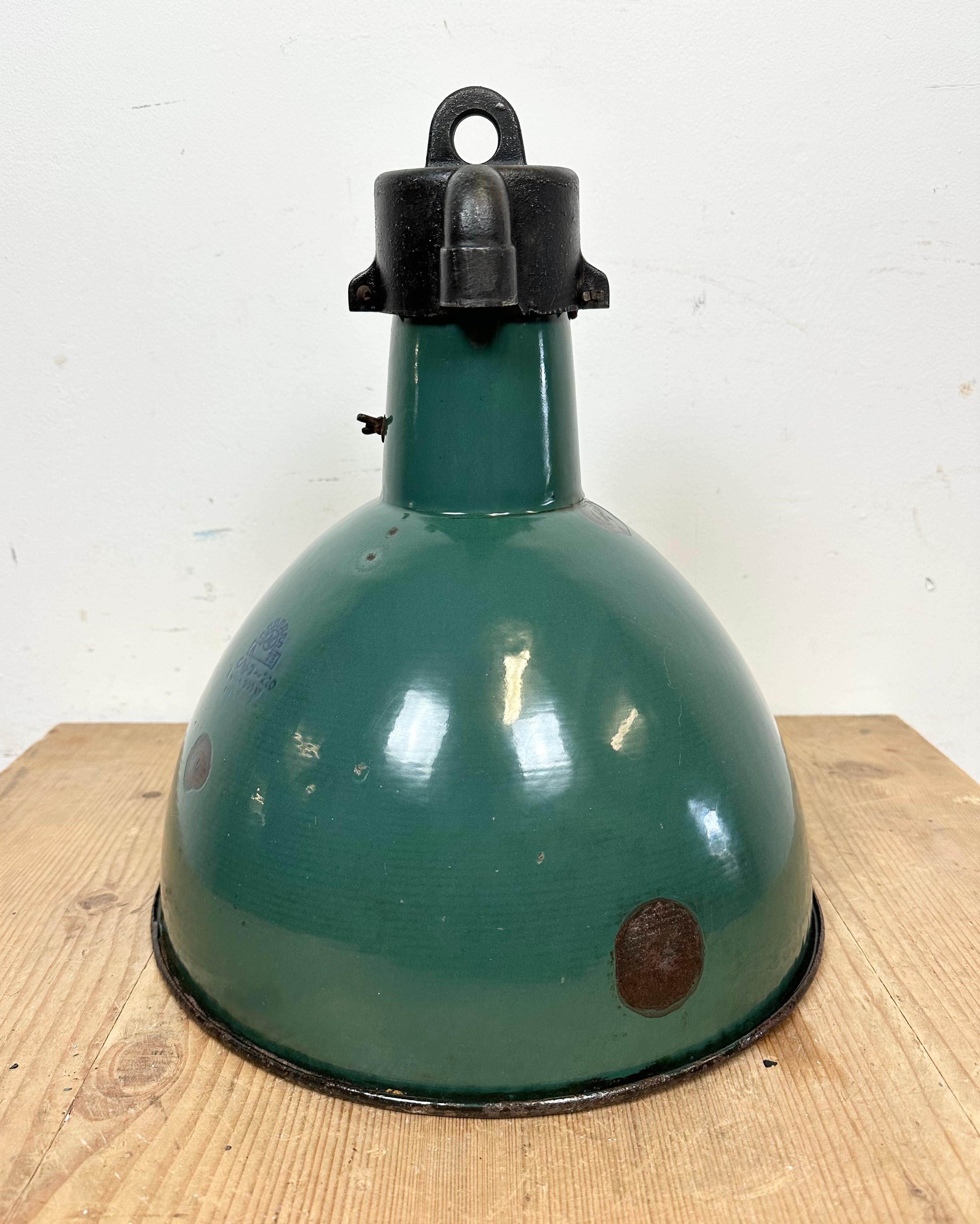 Industrial Green Enamel Factory Lamp with Cast Iron Top, 1960s 8