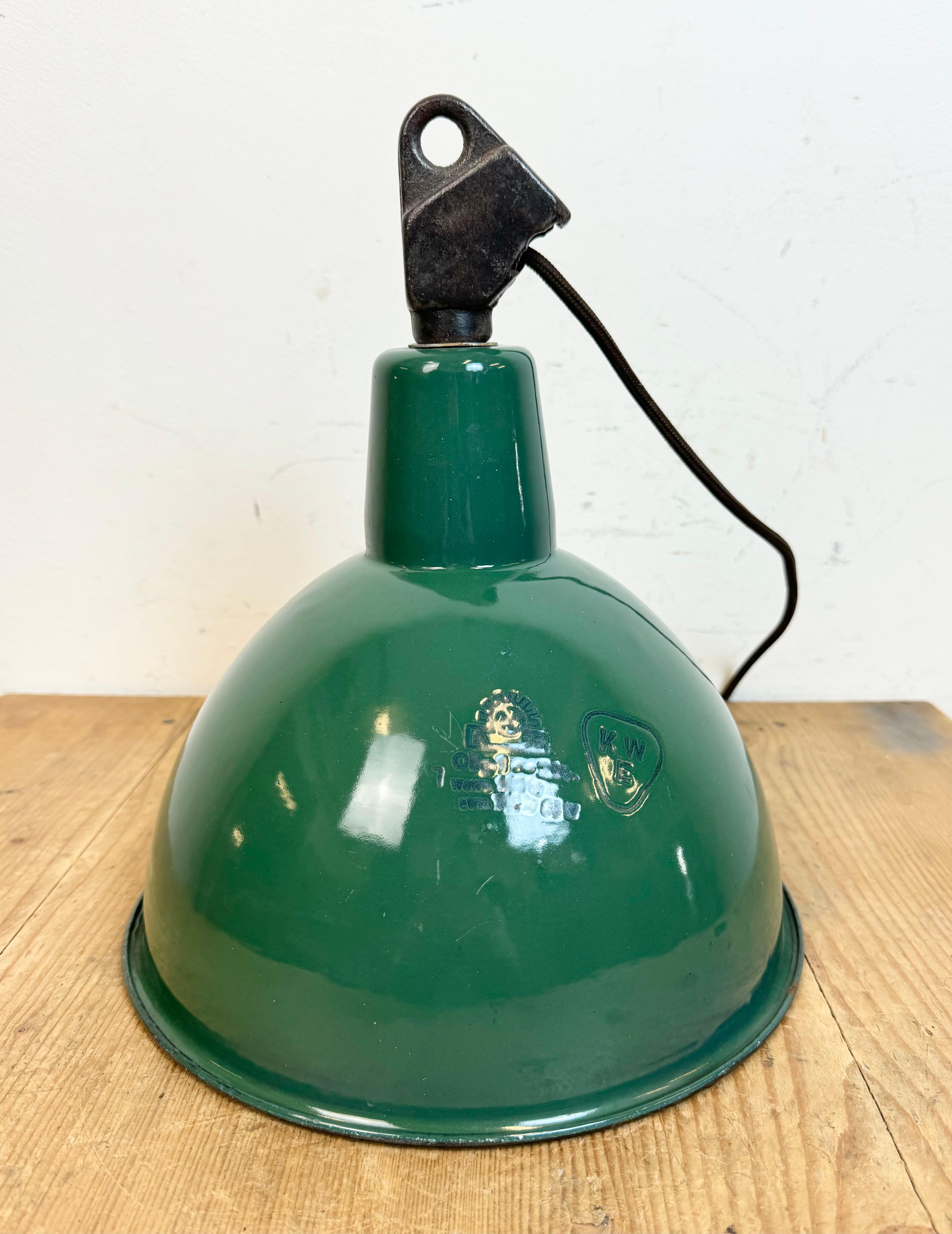 Industrial Green Enamel Factory Lamp with Cast Iron Top, 1960s For Sale 10