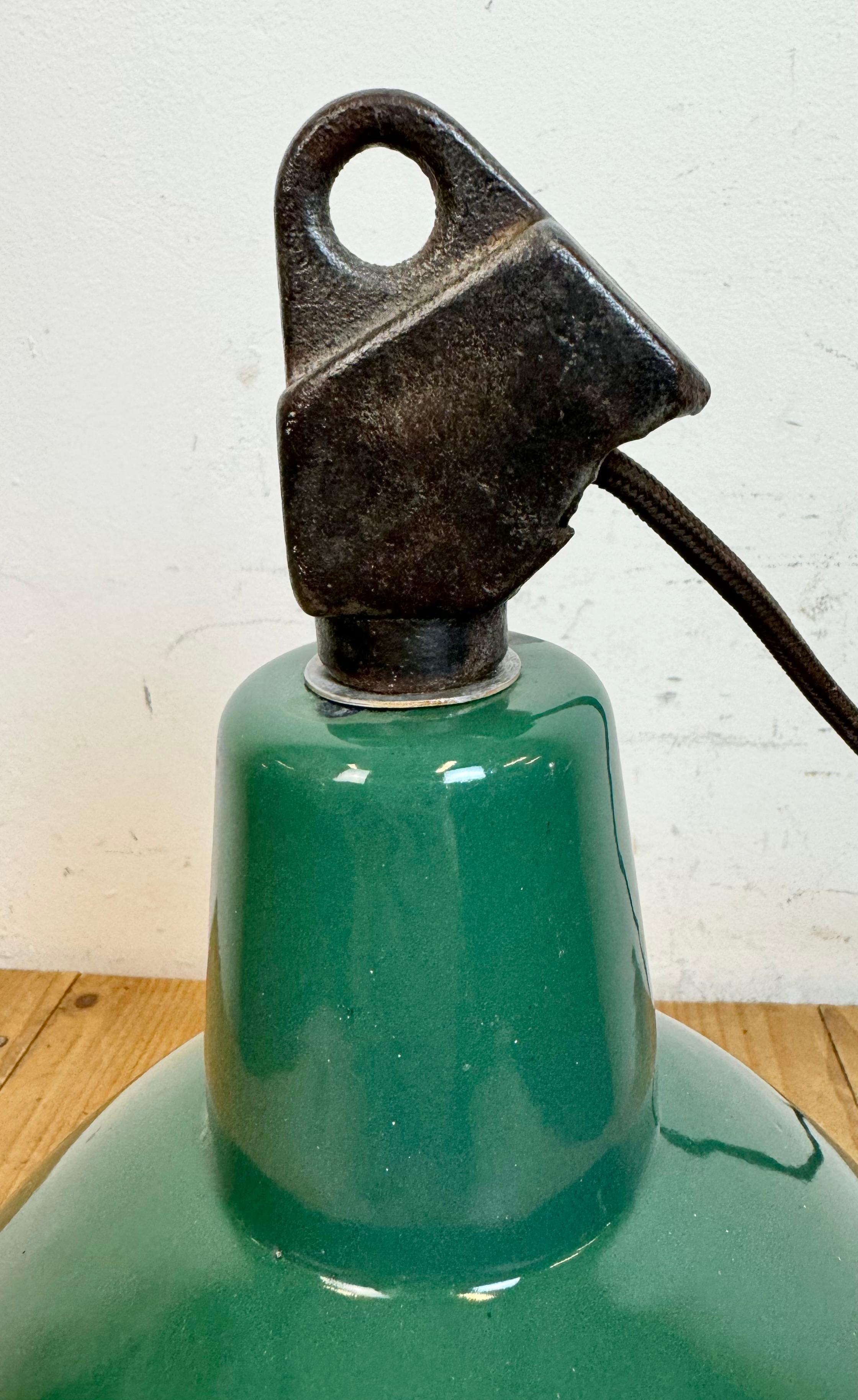 Industrial Green Enamel Factory Lamp with Cast Iron Top, 1960s For Sale 11