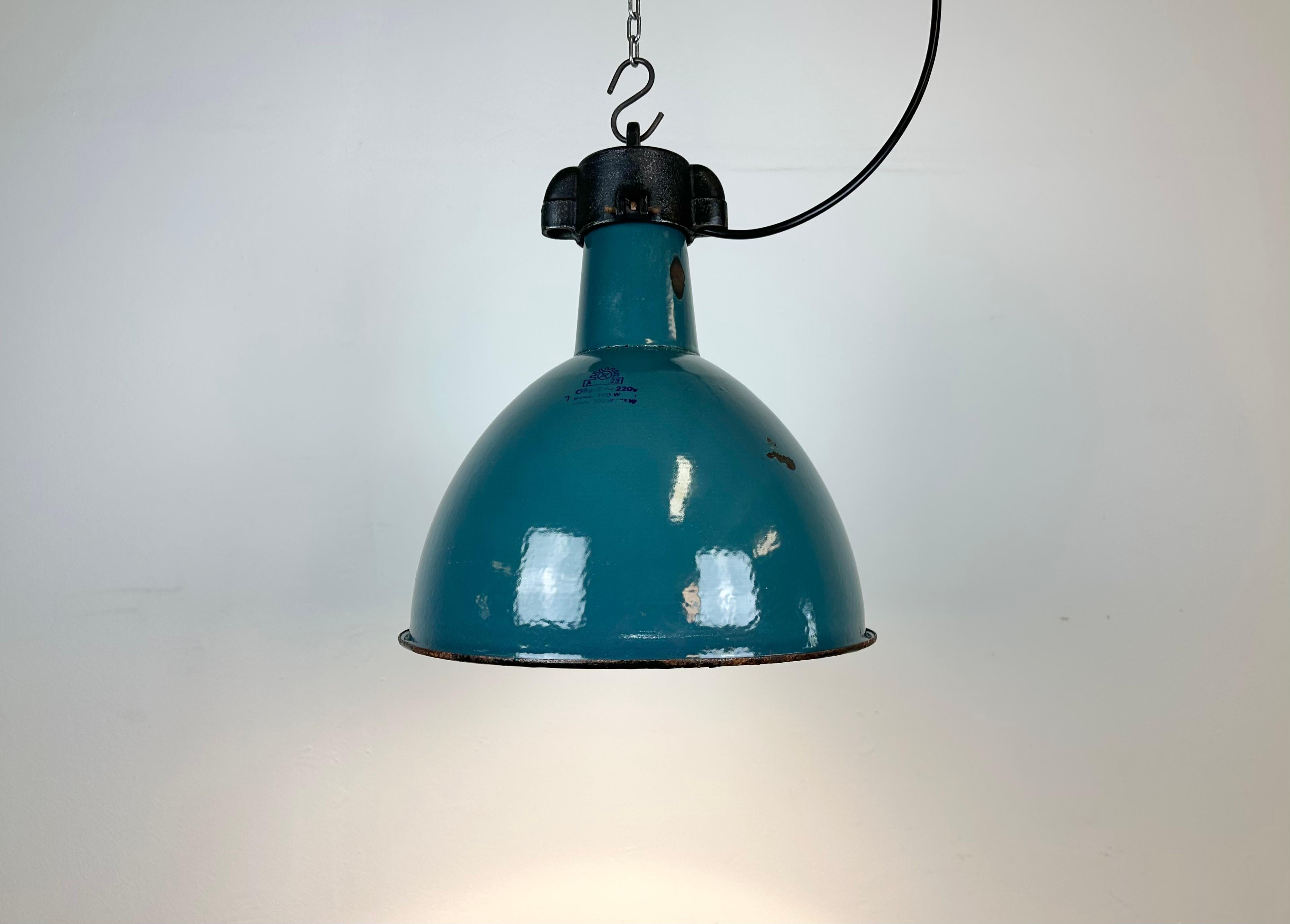 Industrial Green Enamel Factory Lamp with Cast Iron Top, 1960s 3