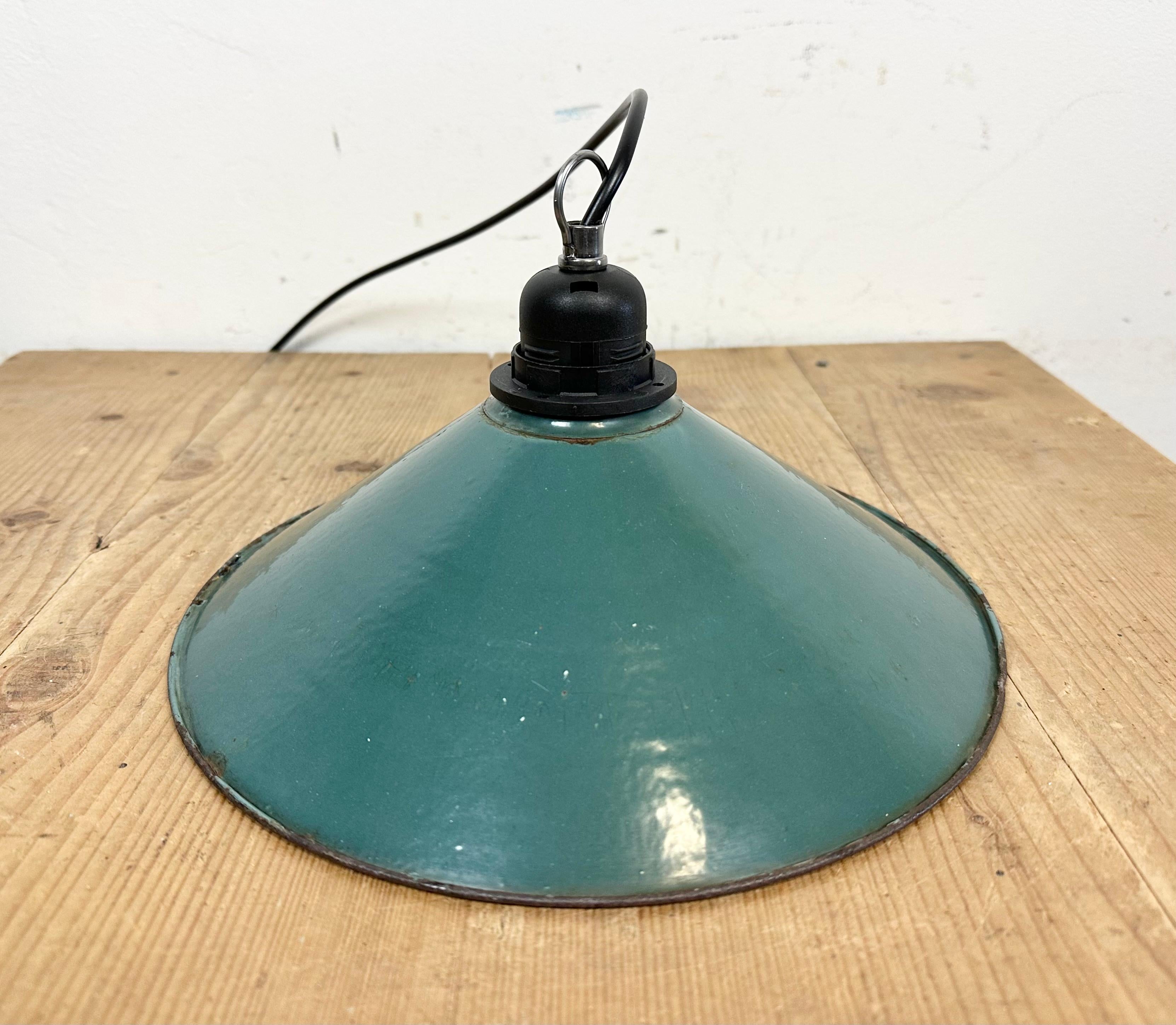 Industrial Green Enamel Factory Pendant Lamp, 1960s For Sale 5
